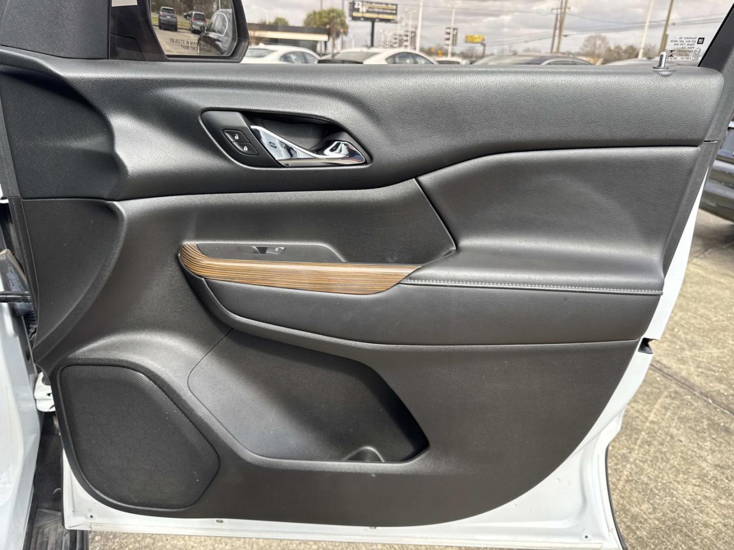 2018 White /Black GMC Acadia FWD 4dr SLE w/SLE-2 (1GKKNLLA9JZ) , Automatic transmission, located at 6904 Johnston St., Lafayette, LA, 70503, (337) 988-1960, 30.143589, -92.100601 - Photo#12