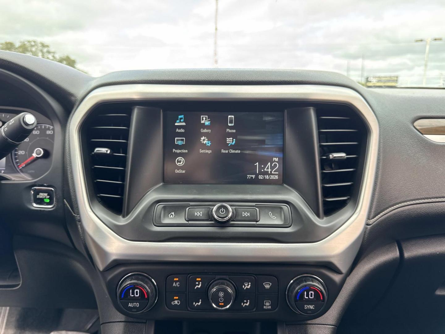 2018 White /Black GMC Acadia FWD 4dr SLE w/SLE-2 (1GKKNLLA9JZ) , Automatic transmission, located at 6904 Johnston St., Lafayette, LA, 70503, (337) 988-1960, 30.143589, -92.100601 - Photo#23