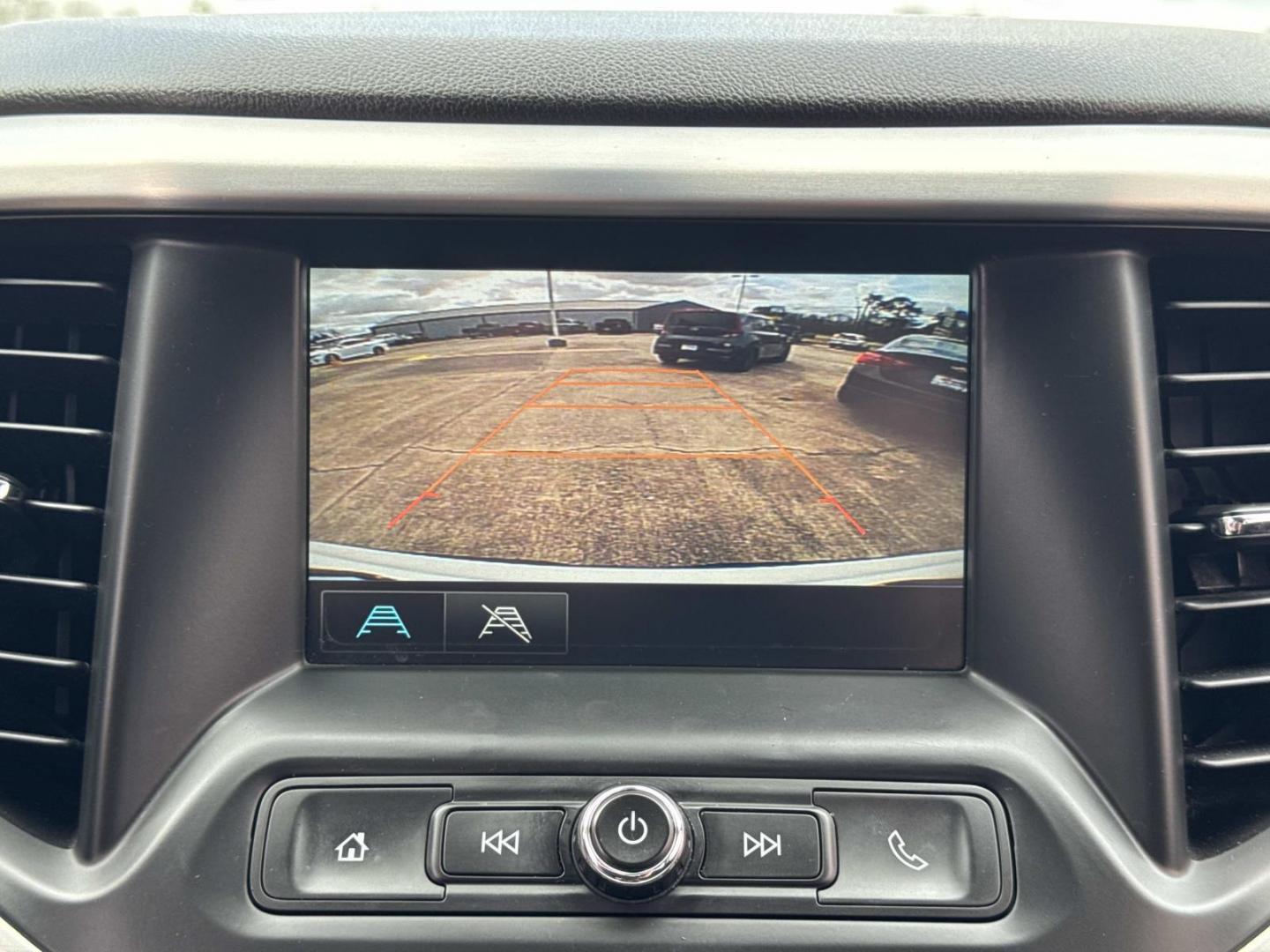 2018 White /Black GMC Acadia FWD 4dr SLE w/SLE-2 (1GKKNLLA9JZ) , Automatic transmission, located at 6904 Johnston St., Lafayette, LA, 70503, (337) 988-1960, 30.143589, -92.100601 - Photo#24