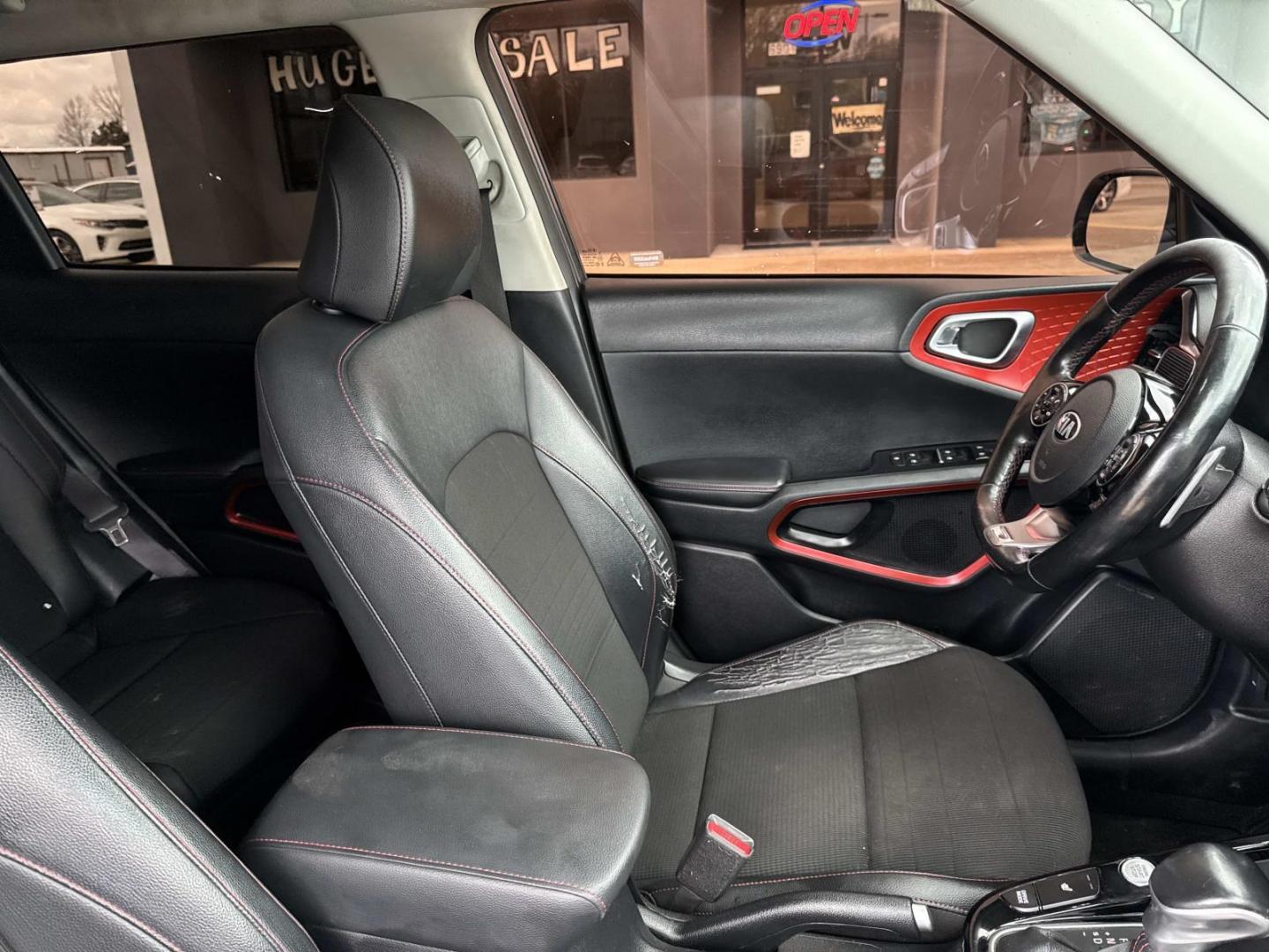 2020 Gray /Black Kia Soul GT-Line Turbo DCT (KNDJ53AF9L7) , Automatic transmission, located at 6904 Johnston St., Lafayette, LA, 70503, (337) 988-1960, 30.143589, -92.100601 - Photo#9