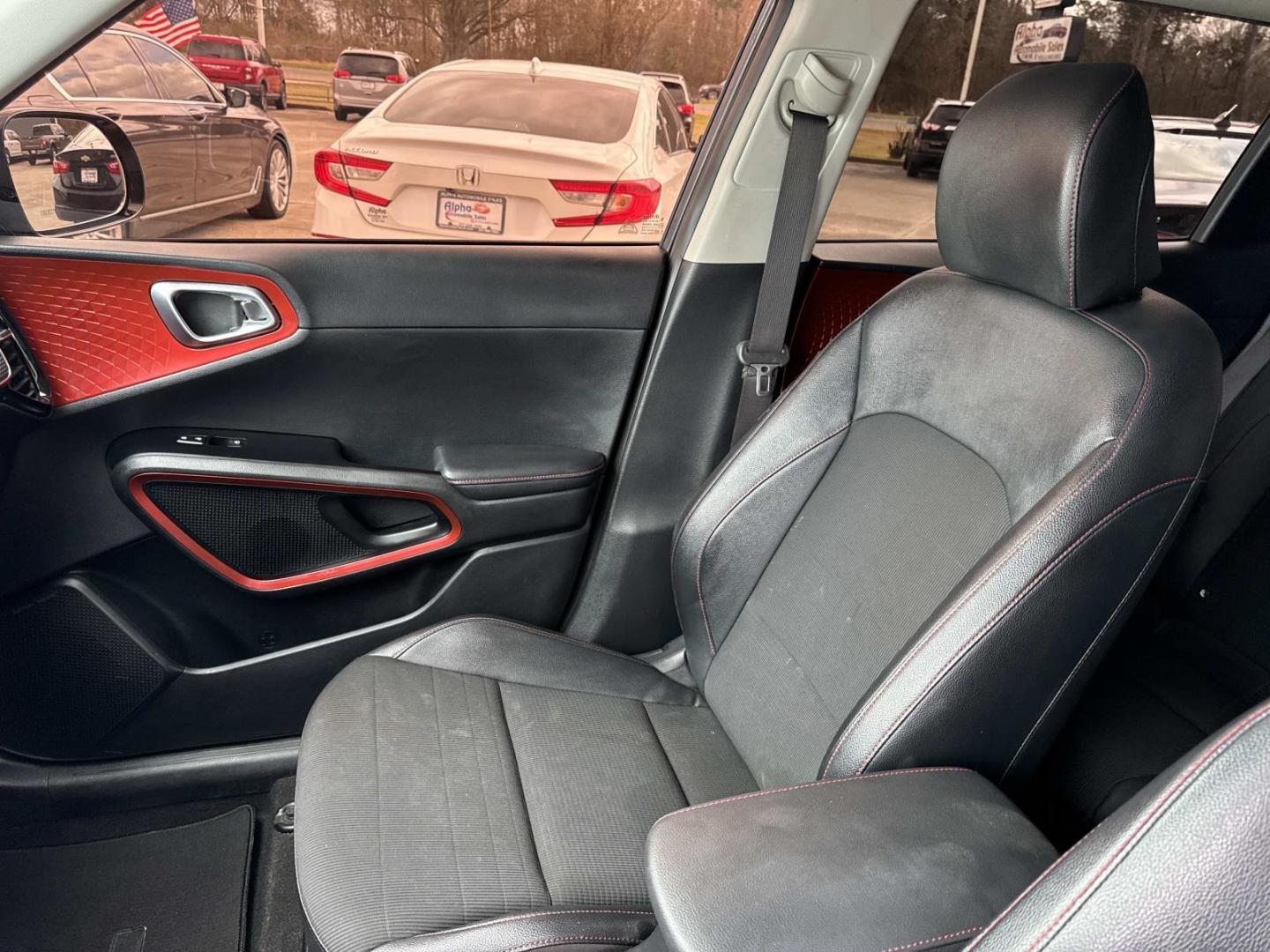 2020 Gray /Black Kia Soul GT-Line Turbo DCT (KNDJ53AF9L7) , Automatic transmission, located at 6904 Johnston St., Lafayette, LA, 70503, (337) 988-1960, 30.143589, -92.100601 - Photo#14