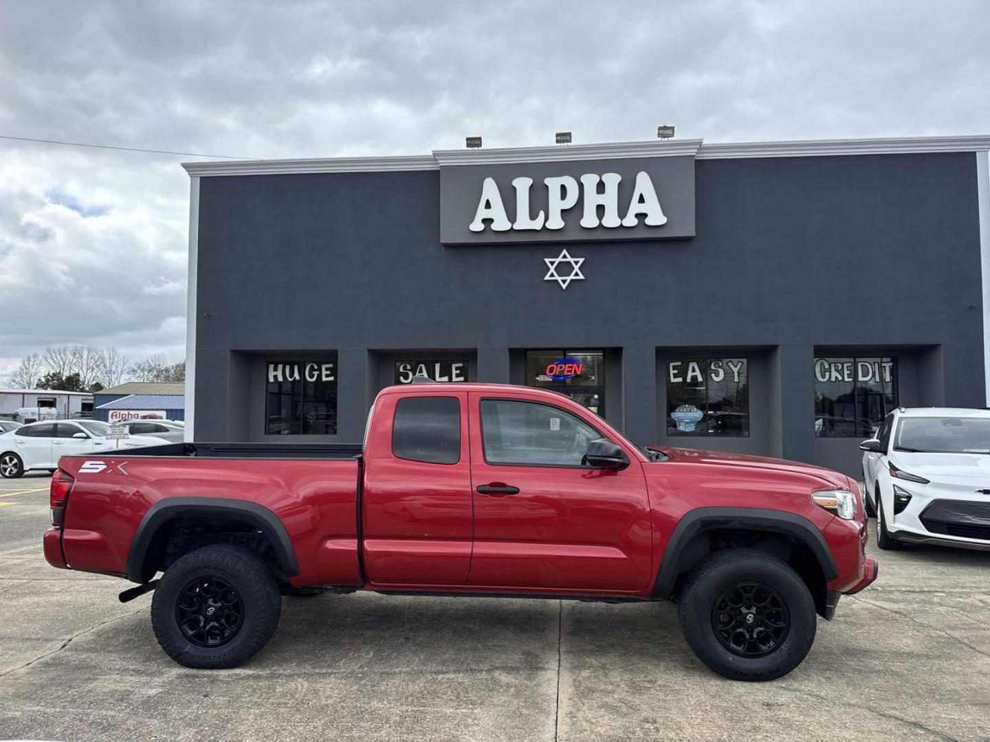 2020 Red /Gray Toyota Tacoma 2WD SR Access Cab 6' Bed I4 AT (Natl) (3TYRX5GN6LT) , Automatic transmission, located at 6904 Johnston St., Lafayette, LA, 70503, (337) 988-1960, 30.143589, -92.100601 - Photo#0
