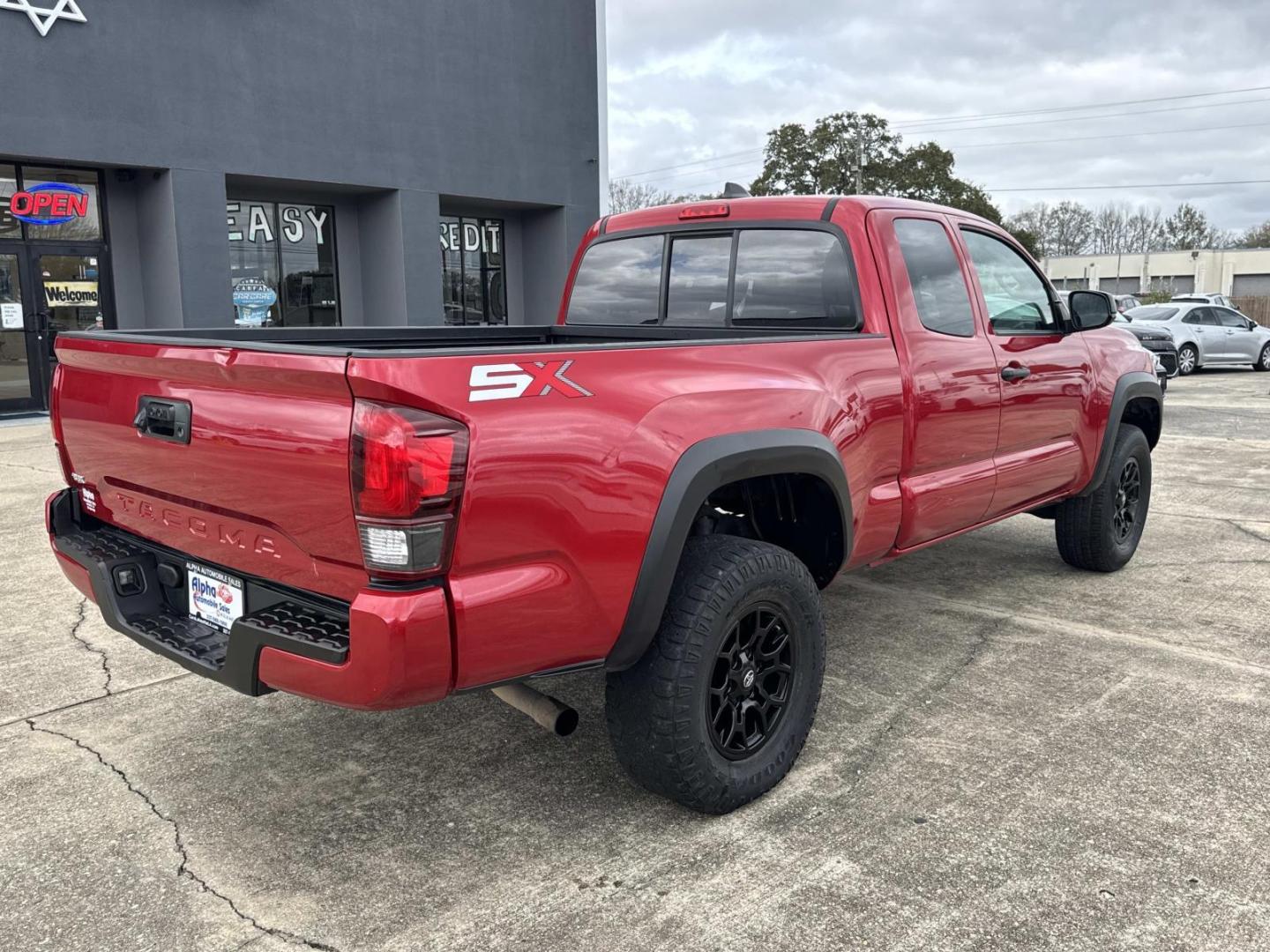 2020 Red /Gray Toyota Tacoma 2WD SR Access Cab 6' Bed I4 AT (Natl) (3TYRX5GN6LT) , Automatic transmission, located at 6904 Johnston St., Lafayette, LA, 70503, (337) 988-1960, 30.143589, -92.100601 - Photo#6