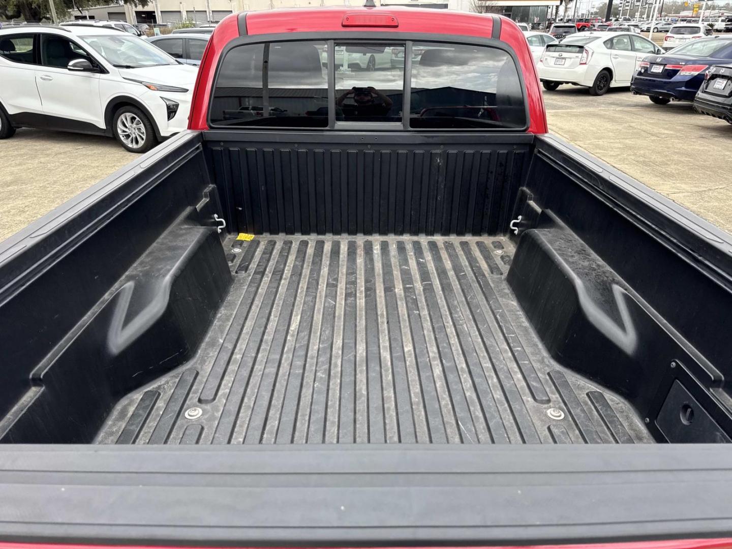 2020 Red /Gray Toyota Tacoma 2WD SR Access Cab 6' Bed I4 AT (Natl) (3TYRX5GN6LT) , Automatic transmission, located at 6904 Johnston St., Lafayette, LA, 70503, (337) 988-1960, 30.143589, -92.100601 - Photo#7