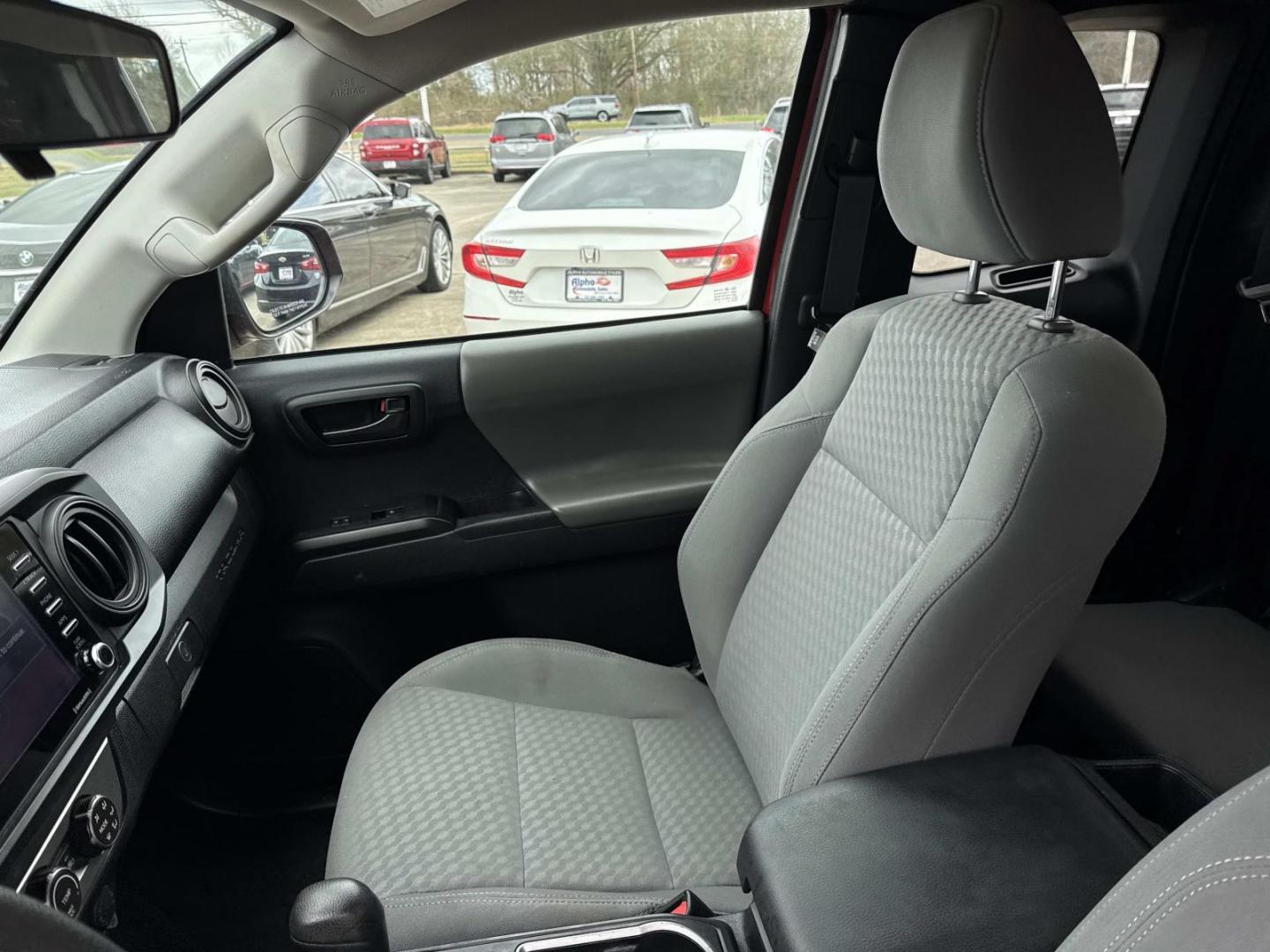 2020 Red /Gray Toyota Tacoma 2WD SR Access Cab 6' Bed I4 AT (Natl) (3TYRX5GN6LT) , Automatic transmission, located at 6904 Johnston St., Lafayette, LA, 70503, (337) 988-1960, 30.143589, -92.100601 - Photo#14