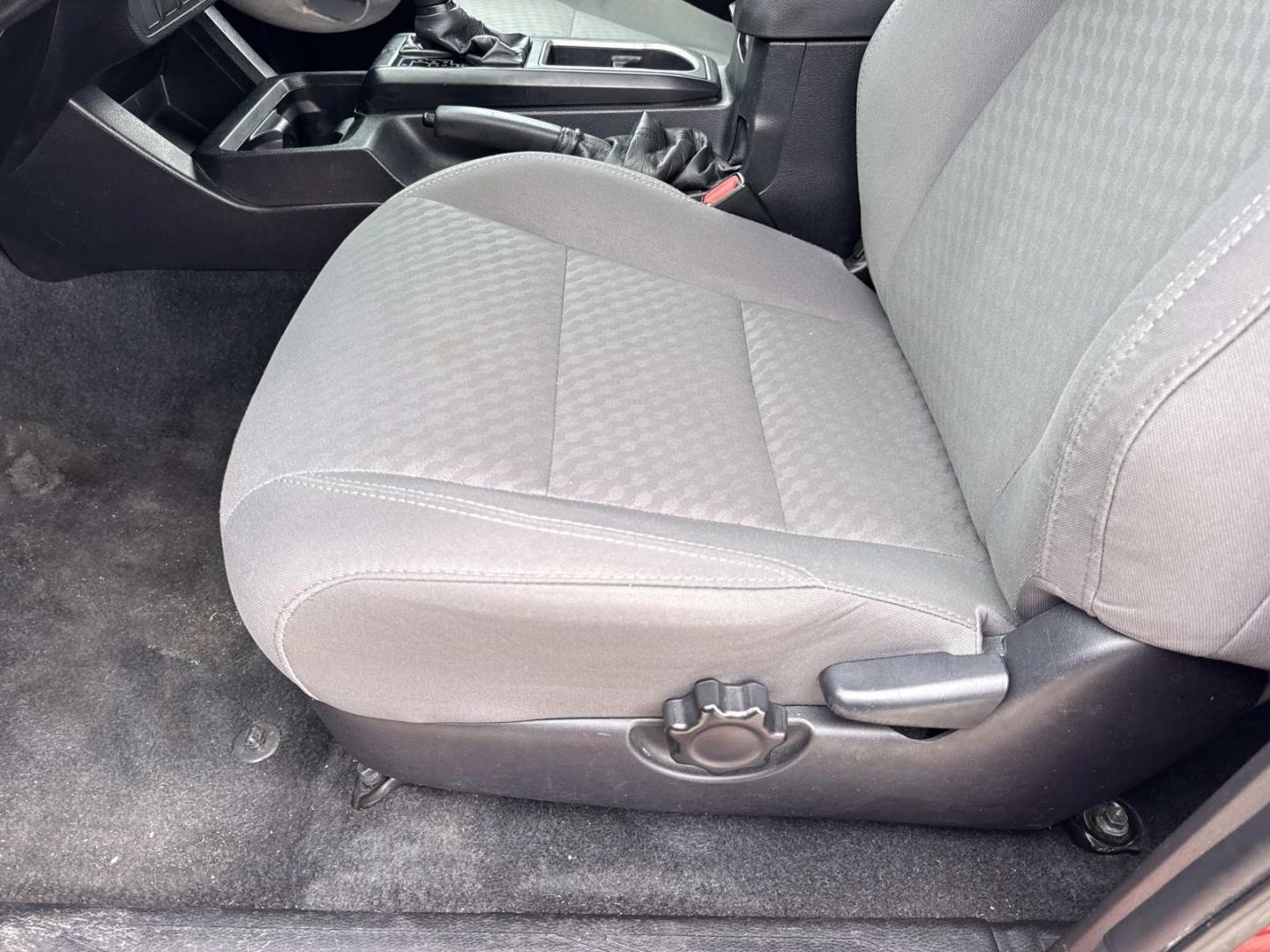 2020 Red /Gray Toyota Tacoma 2WD SR Access Cab 6' Bed I4 AT (Natl) (3TYRX5GN6LT) , Automatic transmission, located at 6904 Johnston St., Lafayette, LA, 70503, (337) 988-1960, 30.143589, -92.100601 - Photo#15