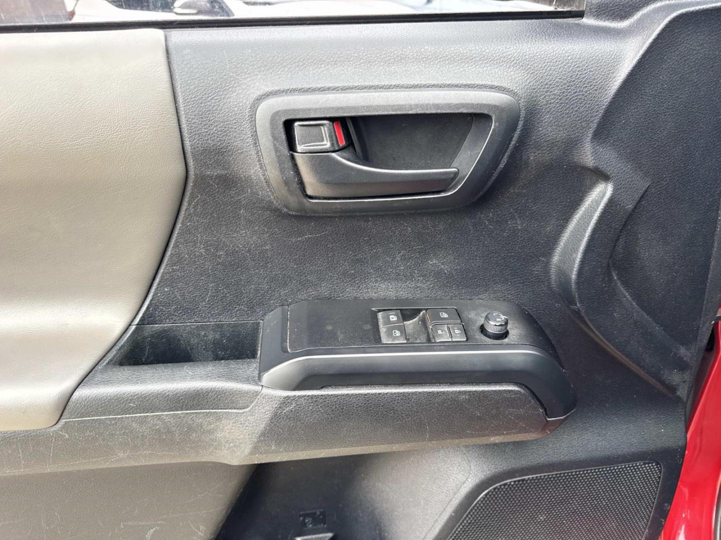 2020 Red /Gray Toyota Tacoma 2WD SR Access Cab 6' Bed I4 AT (Natl) (3TYRX5GN6LT) , Automatic transmission, located at 6904 Johnston St., Lafayette, LA, 70503, (337) 988-1960, 30.143589, -92.100601 - Photo#18