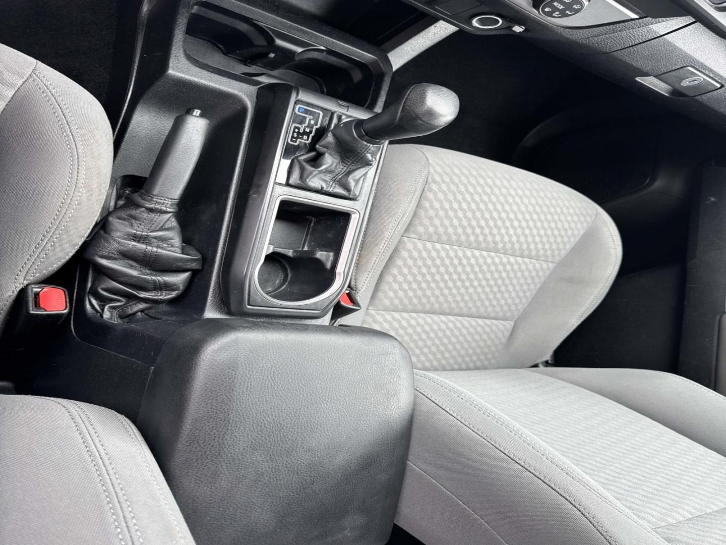 2020 Red /Gray Toyota Tacoma 2WD SR Access Cab 6' Bed I4 AT (Natl) (3TYRX5GN6LT) , Automatic transmission, located at 6904 Johnston St., Lafayette, LA, 70503, (337) 988-1960, 30.143589, -92.100601 - Photo#27