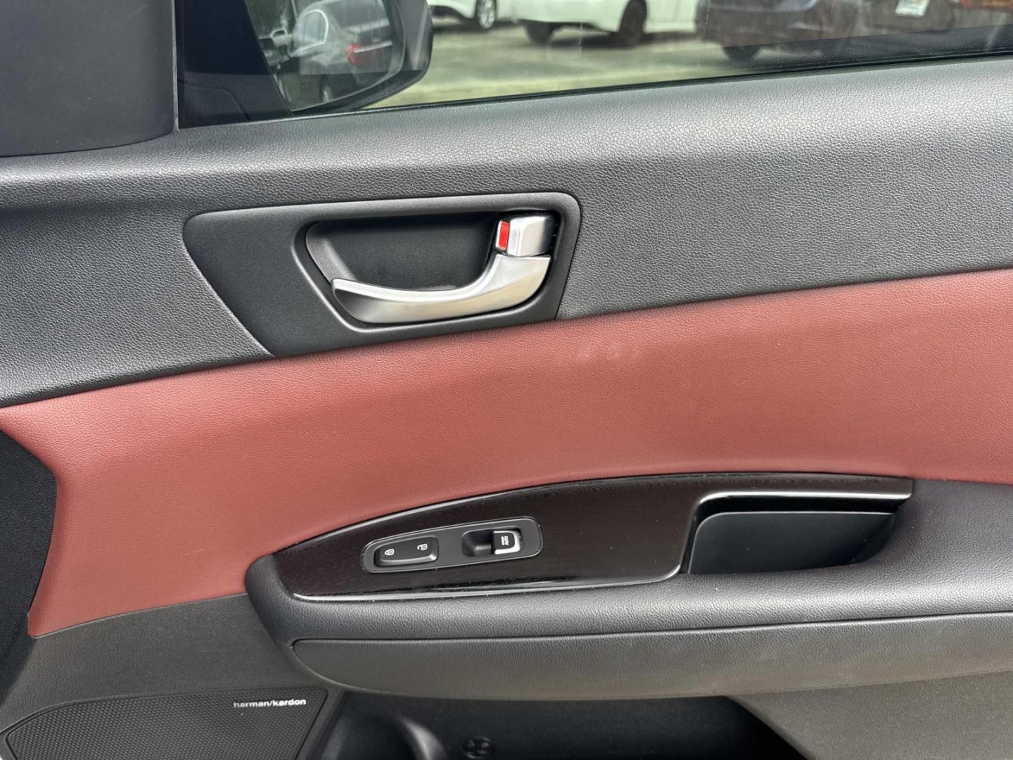 2016 White /Maroon Kia Optima 4dr Sdn SX Turbo (5XXGW4L2XGG) , Automatic transmission, located at 6904 Johnston St., Lafayette, LA, 70503, (337) 988-1960, 30.143589, -92.100601 - Photo#14