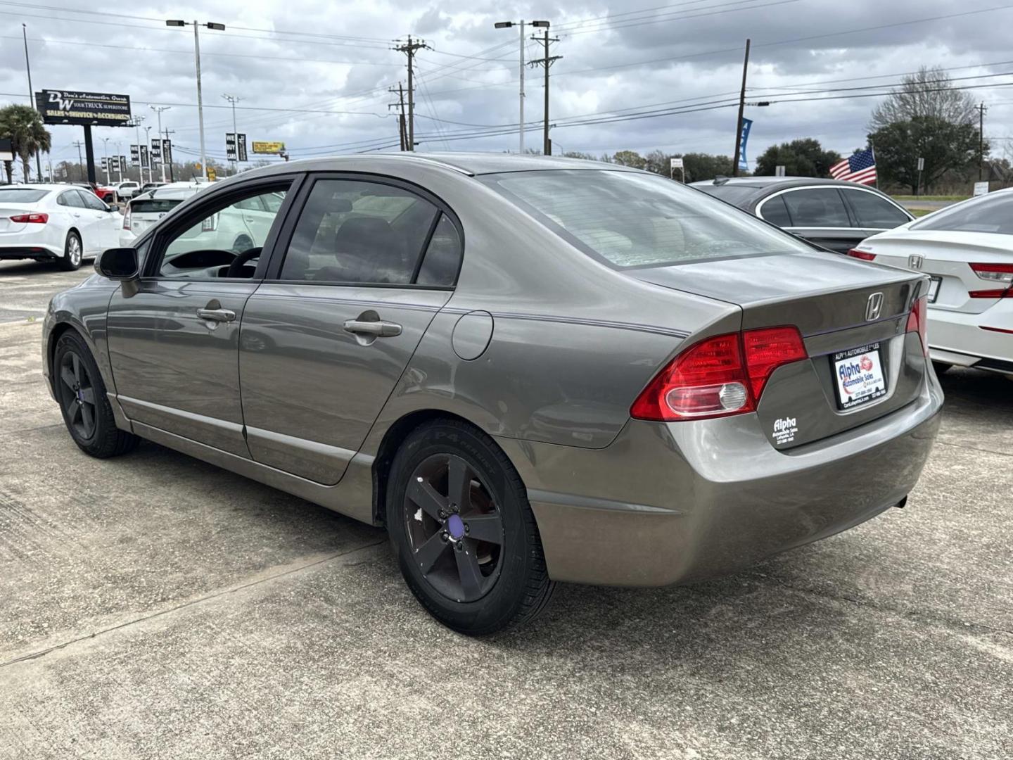 2007 Gold /Gray Honda Civic Sdn 4dr AT EX (1HGFA16857L) , Automatic transmission, located at 6904 Johnston St., Lafayette, LA, 70503, (337) 988-1960, 30.143589, -92.100601 - Photo#4