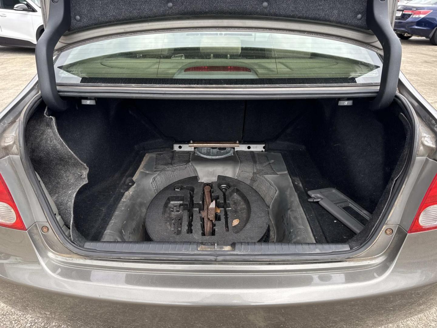 2007 Gold /Gray Honda Civic Sdn 4dr AT EX (1HGFA16857L) , Automatic transmission, located at 6904 Johnston St., Lafayette, LA, 70503, (337) 988-1960, 30.143589, -92.100601 - Photo#7