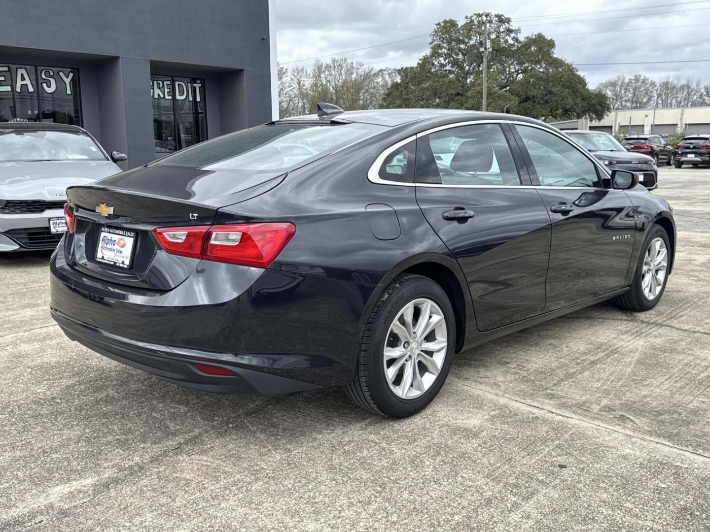 2023 Gray /Black Chevrolet Malibu 4dr Sdn 1LT (1G1ZD5ST5PF) , Automatic transmission, located at 6904 Johnston St., Lafayette, LA, 70503, (337) 988-1960, 30.143589, -92.100601 - Photo#6