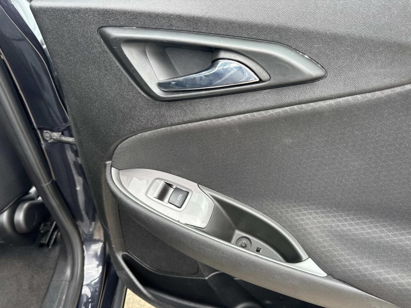 2023 Gray /Black Chevrolet Malibu 4dr Sdn 1LT (1G1ZD5ST5PF) , Automatic transmission, located at 6904 Johnston St., Lafayette, LA, 70503, (337) 988-1960, 30.143589, -92.100601 - Photo#9