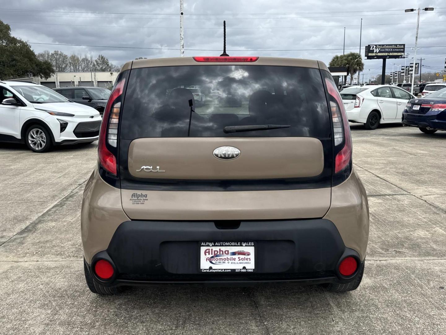 2015 Brown /Black Kia Soul 5dr Wgn Auto Base (KNDJN2A27F7) , Automatic transmission, located at 6904 Johnston St., Lafayette, LA, 70503, (337) 988-1960, 30.143589, -92.100601 - Photo#5