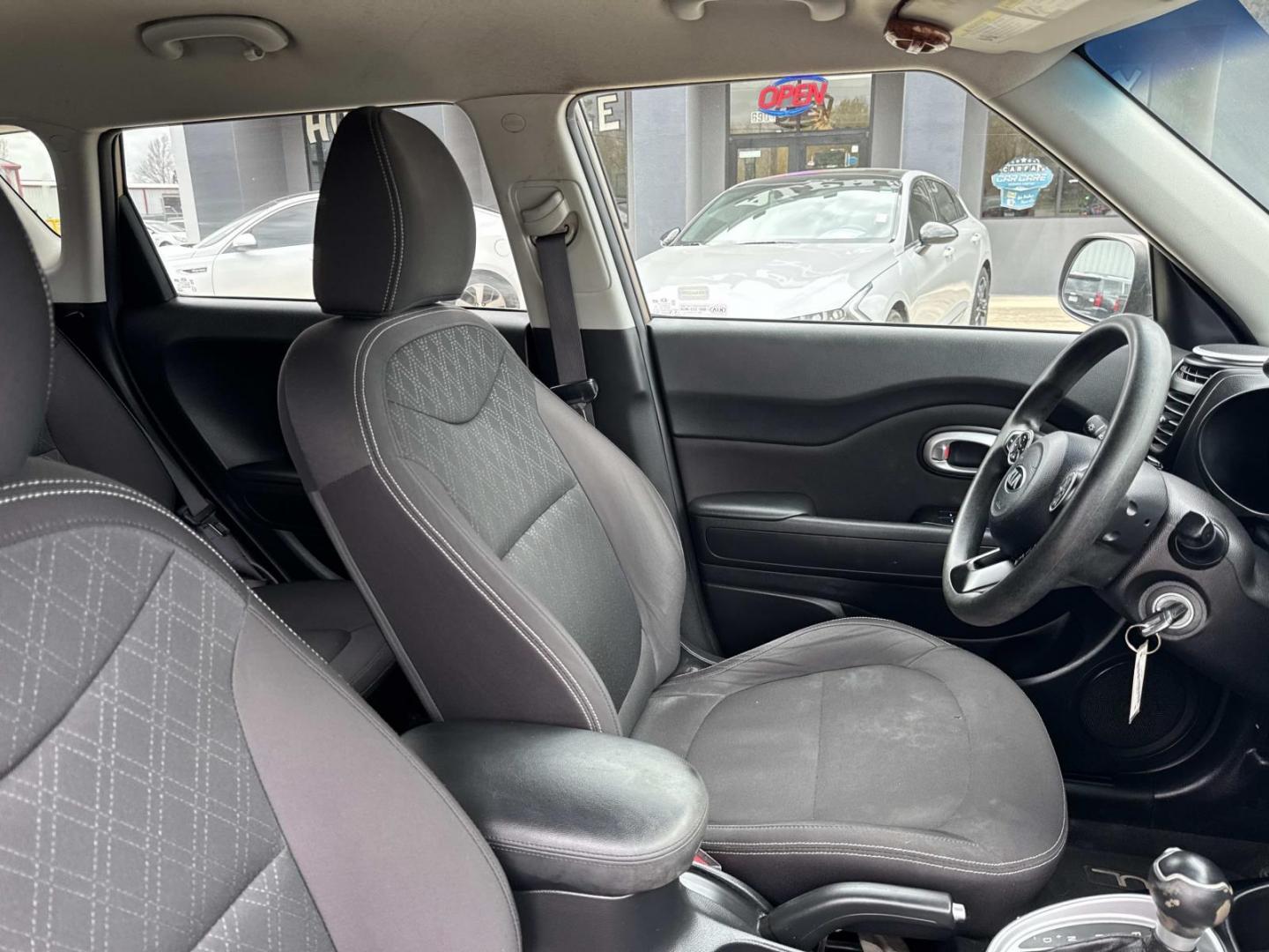 2015 Brown /Black Kia Soul 5dr Wgn Auto Base (KNDJN2A27F7) , Automatic transmission, located at 6904 Johnston St., Lafayette, LA, 70503, (337) 988-1960, 30.143589, -92.100601 - Photo#9