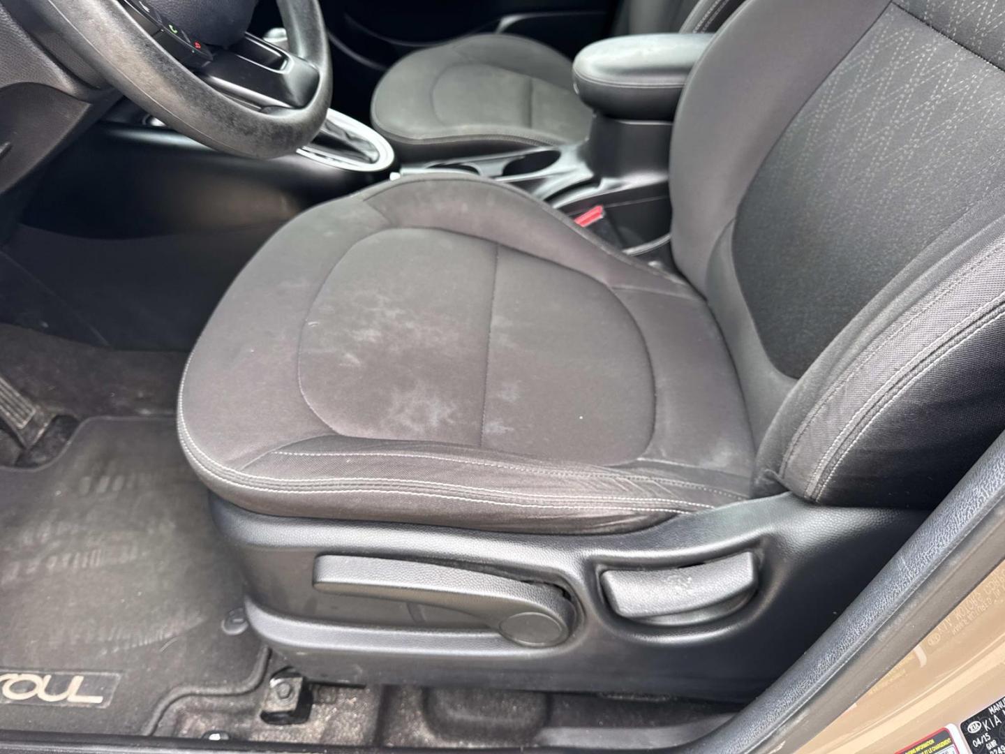 2015 Brown /Black Kia Soul 5dr Wgn Auto Base (KNDJN2A27F7) , Automatic transmission, located at 6904 Johnston St., Lafayette, LA, 70503, (337) 988-1960, 30.143589, -92.100601 - Photo#15