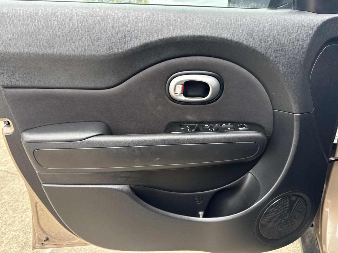 2015 Brown /Black Kia Soul 5dr Wgn Auto Base (KNDJN2A27F7) , Automatic transmission, located at 6904 Johnston St., Lafayette, LA, 70503, (337) 988-1960, 30.143589, -92.100601 - Photo#17