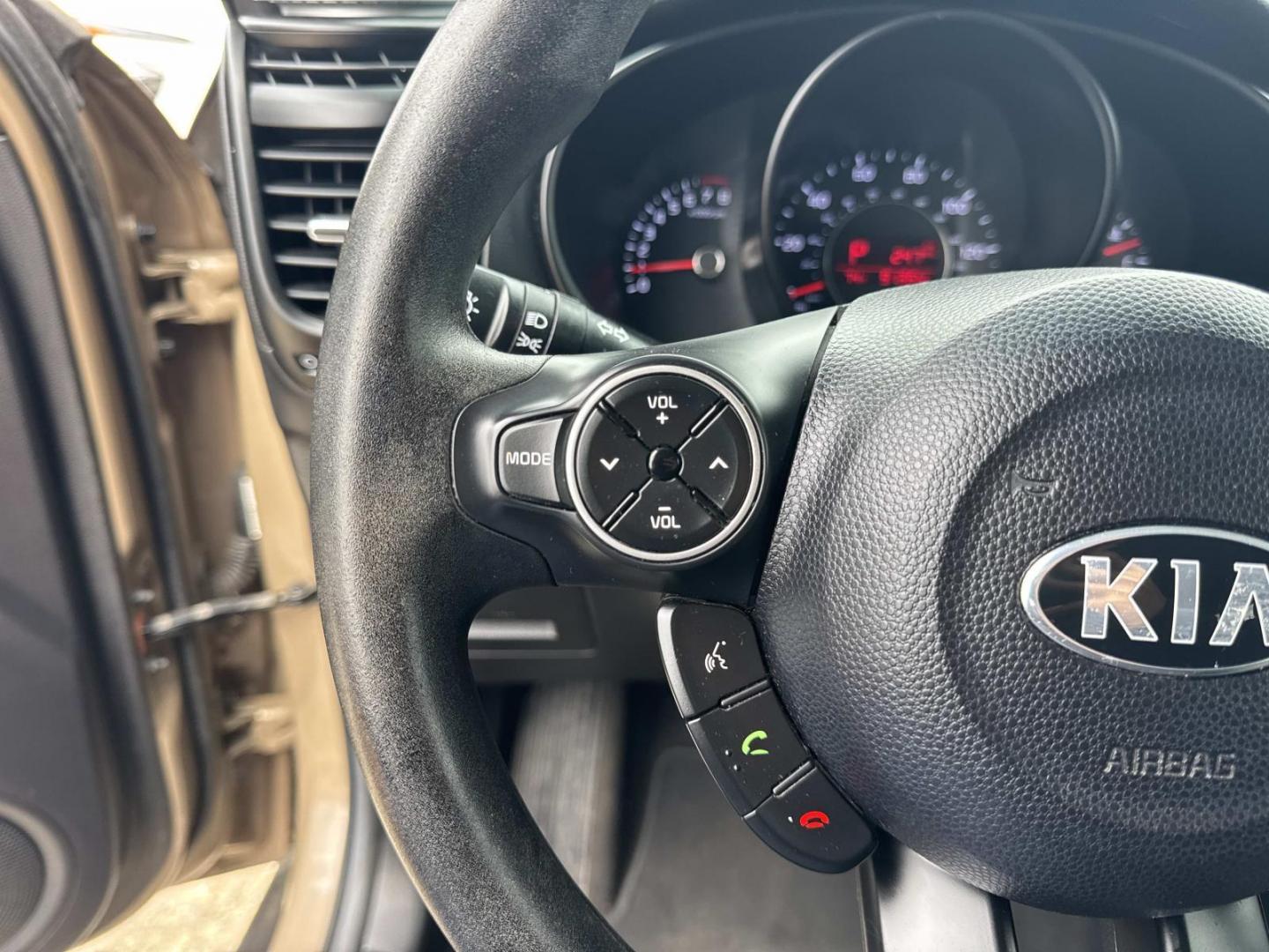 2015 Brown /Black Kia Soul 5dr Wgn Auto Base (KNDJN2A27F7) , Automatic transmission, located at 6904 Johnston St., Lafayette, LA, 70503, (337) 988-1960, 30.143589, -92.100601 - Photo#21