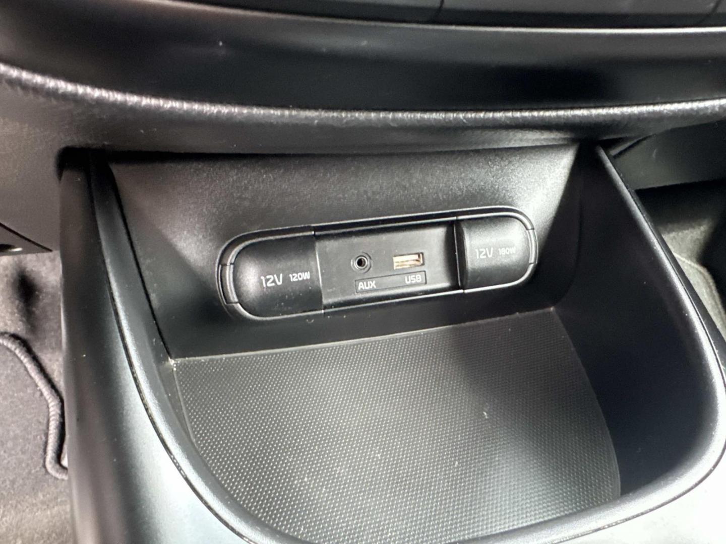 2015 Brown /Black Kia Soul 5dr Wgn Auto Base (KNDJN2A27F7) , Automatic transmission, located at 6904 Johnston St., Lafayette, LA, 70503, (337) 988-1960, 30.143589, -92.100601 - Photo#24