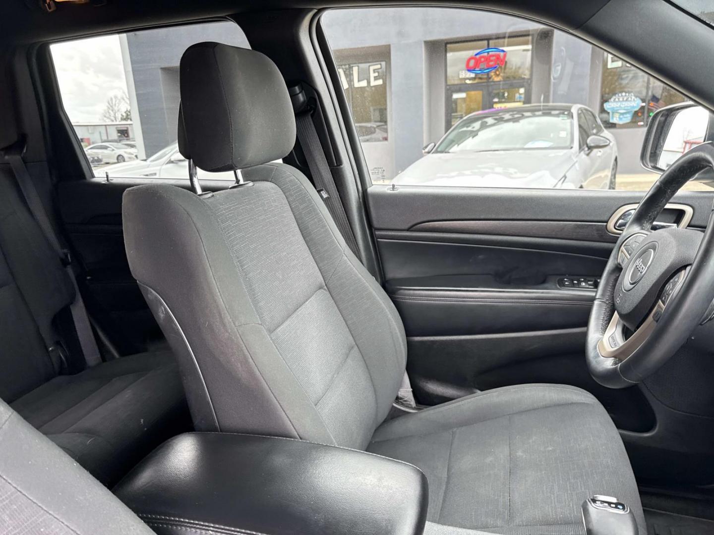 2014 Black /Black Jeep Grand Cherokee 4WD 4dr Laredo (1C4RJFAG3EC) , Automatic transmission, located at 6904 Johnston St., Lafayette, LA, 70503, (337) 988-1960, 30.143589, -92.100601 - Photo#11