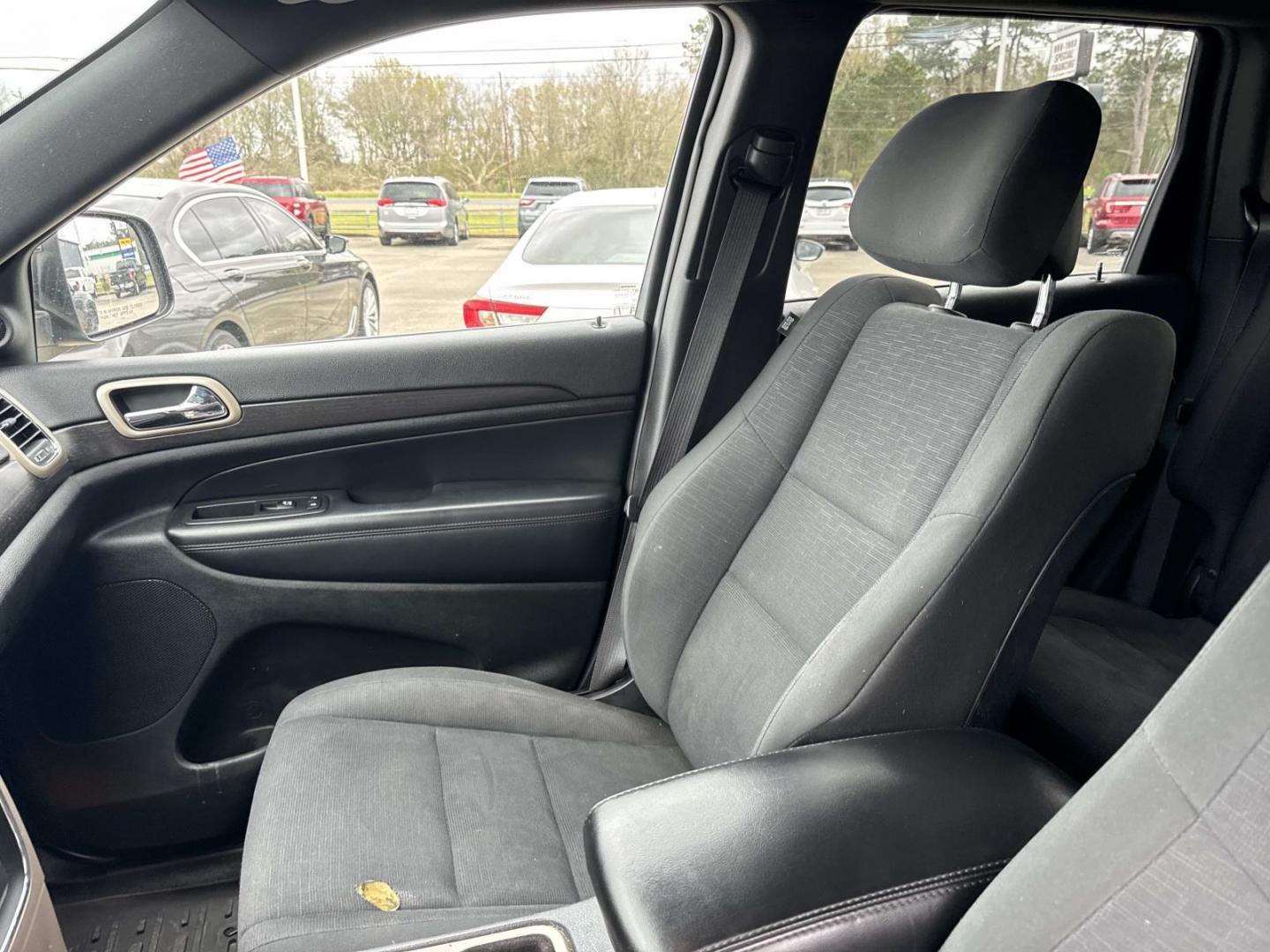 2014 Black /Black Jeep Grand Cherokee 4WD 4dr Laredo (1C4RJFAG3EC) , Automatic transmission, located at 6904 Johnston St., Lafayette, LA, 70503, (337) 988-1960, 30.143589, -92.100601 - Photo#16