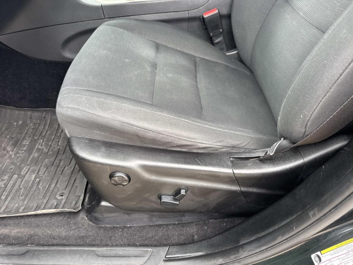 2014 Black /Black Jeep Grand Cherokee 4WD 4dr Laredo (1C4RJFAG3EC) , Automatic transmission, located at 6904 Johnston St., Lafayette, LA, 70503, (337) 988-1960, 30.143589, -92.100601 - Photo#17