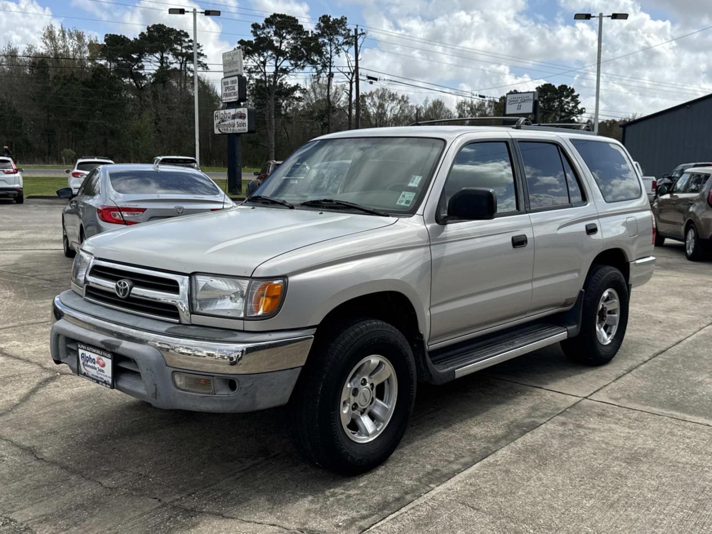 2000 Silver /Gray Toyota 4Runner 4dr Auto (JT3GM84R0Y0) , Automatic transmission, located at 6904 Johnston St., Lafayette, LA, 70503, (337) 988-1960, 30.143589, -92.100601 - Photo#2