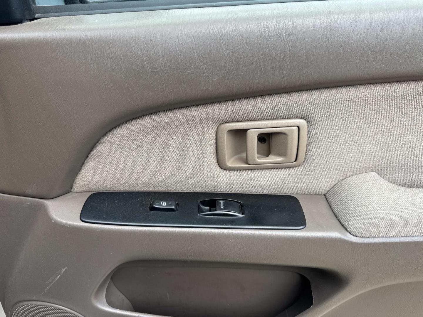 2000 Silver /Gray Toyota 4Runner 4dr Auto (JT3GM84R0Y0) , Automatic transmission, located at 6904 Johnston St., Lafayette, LA, 70503, (337) 988-1960, 30.143589, -92.100601 - Photo#14