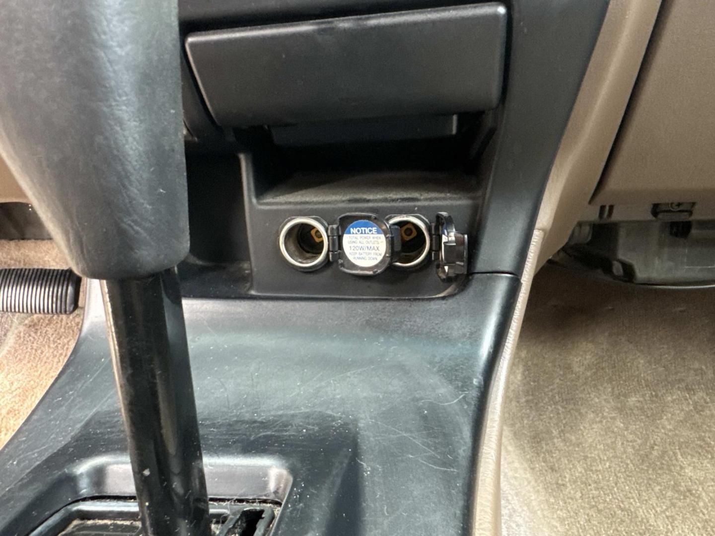 2000 Silver /Gray Toyota 4Runner 4dr Auto (JT3GM84R0Y0) , Automatic transmission, located at 6904 Johnston St., Lafayette, LA, 70503, (337) 988-1960, 30.143589, -92.100601 - Photo#23