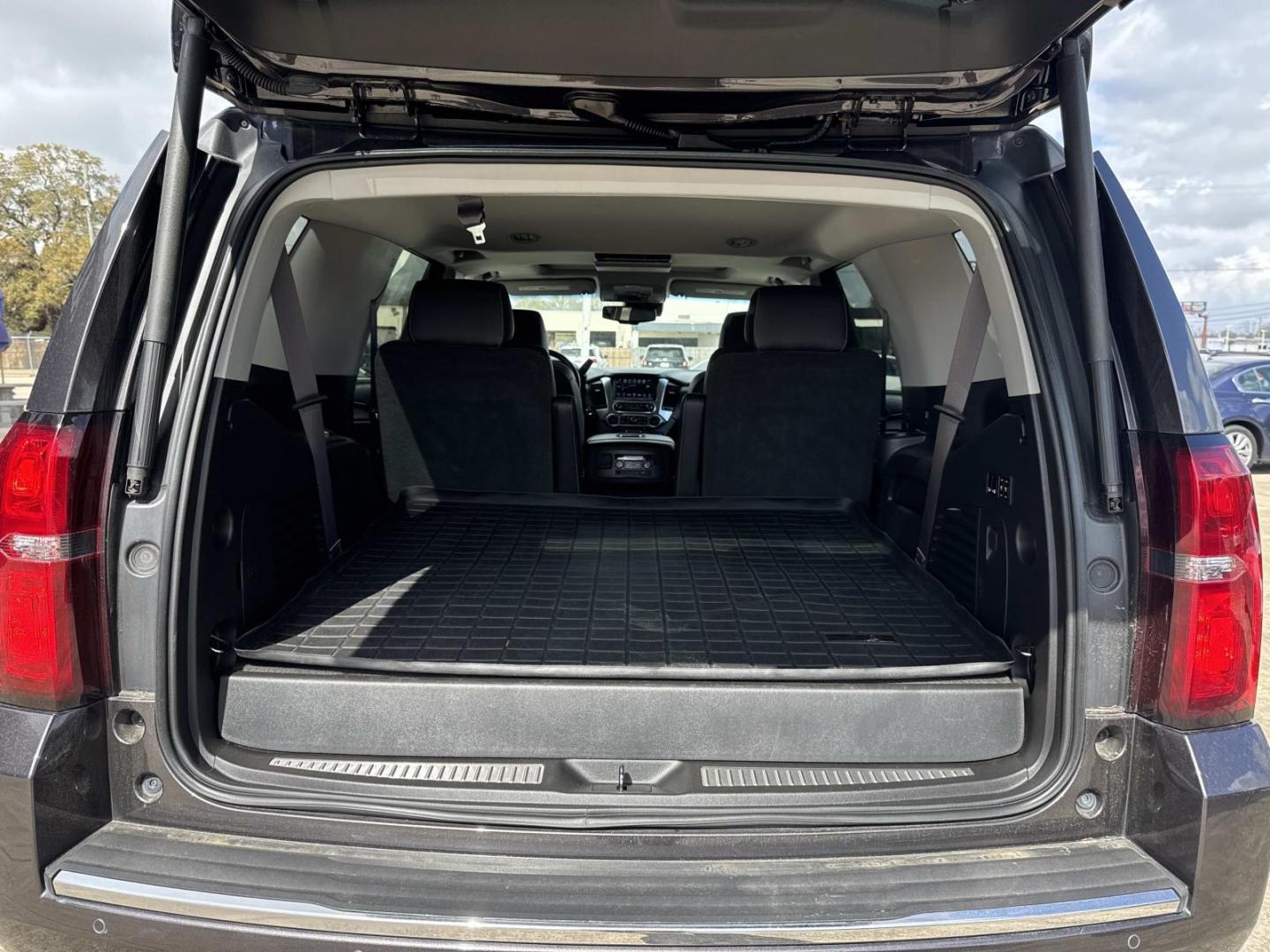 2017 Black /Black Chevrolet Tahoe 4WD 4dr Premier (1GNSKCKC0HR) , Automatic transmission, located at 6904 Johnston St., Lafayette, LA, 70503, (337) 988-1960, 30.143589, -92.100601 - Photo#7