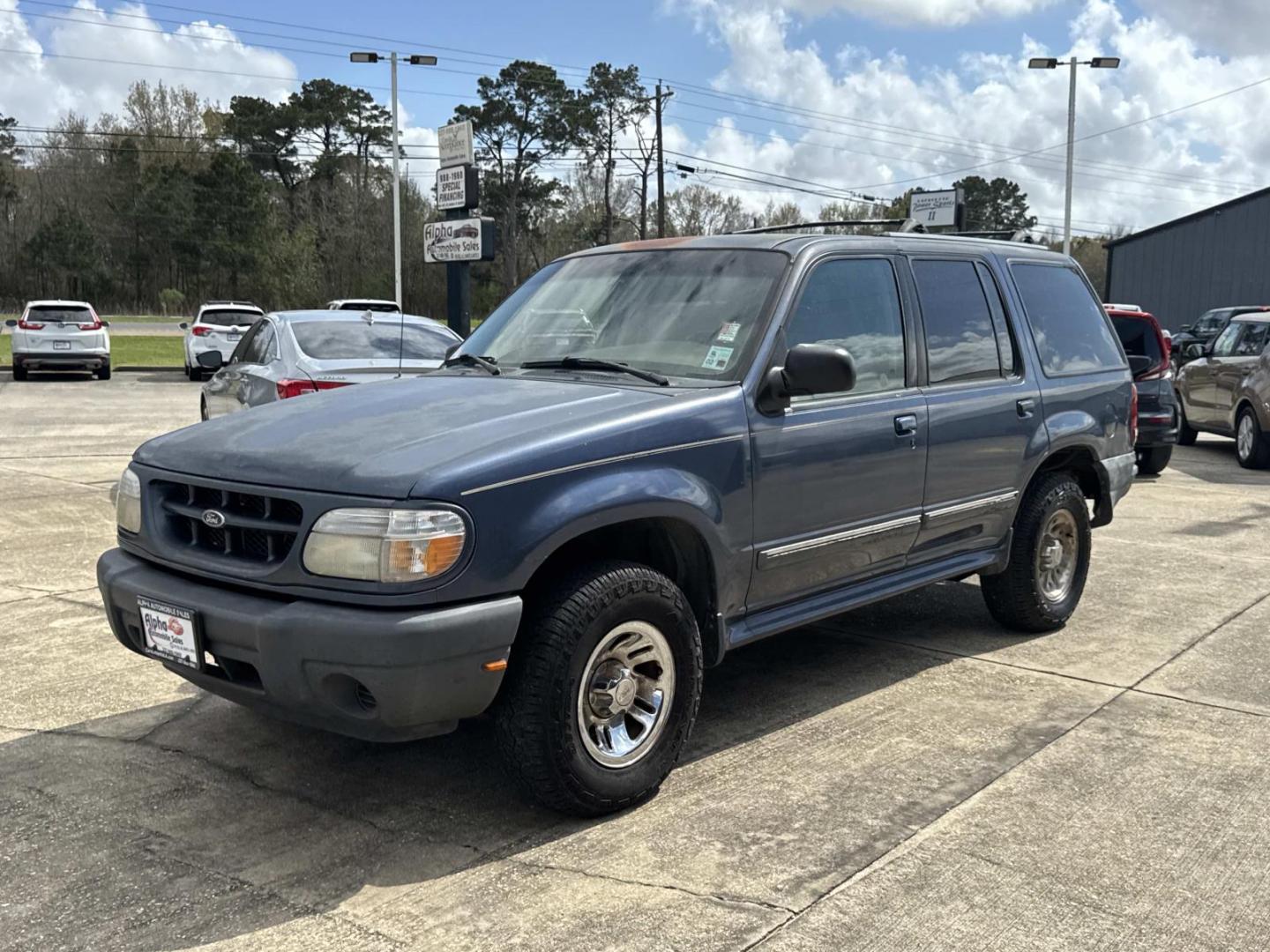 2001 Blue /Tan Ford Explorer 4dr 112 WB XLS (1FMZU62E41Z) , Automatic transmission, located at 6904 Johnston St., Lafayette, LA, 70503, (337) 988-1960, 30.143589, -92.100601 - Photo#2