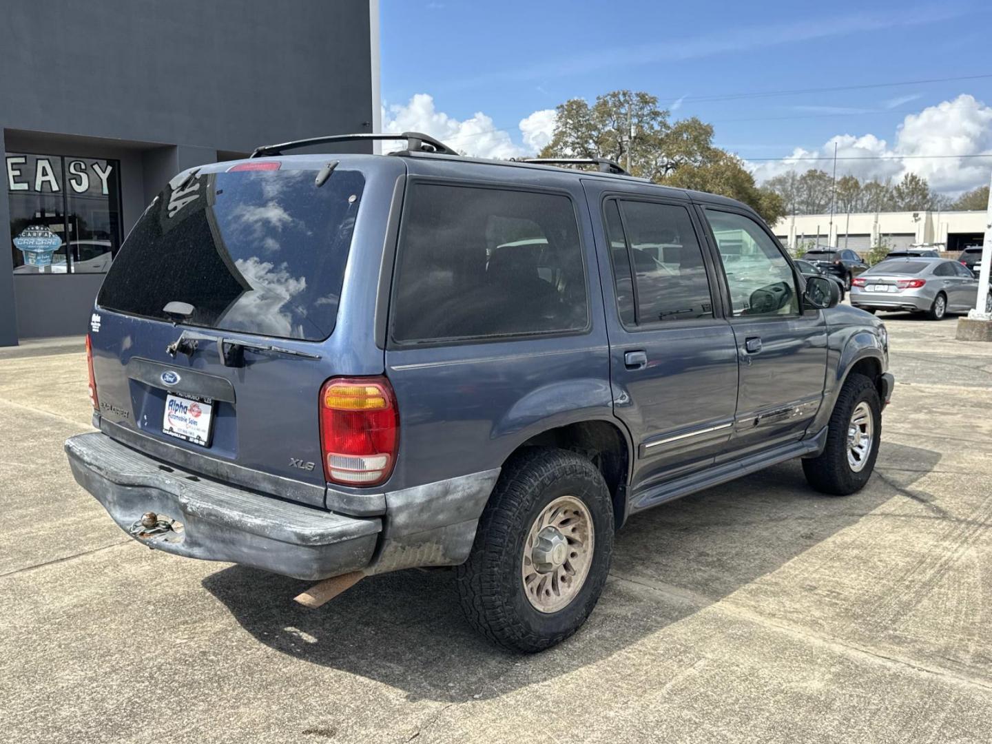 2001 Blue /Tan Ford Explorer 4dr 112 WB XLS (1FMZU62E41Z) , Automatic transmission, located at 6904 Johnston St., Lafayette, LA, 70503, (337) 988-1960, 30.143589, -92.100601 - Photo#6