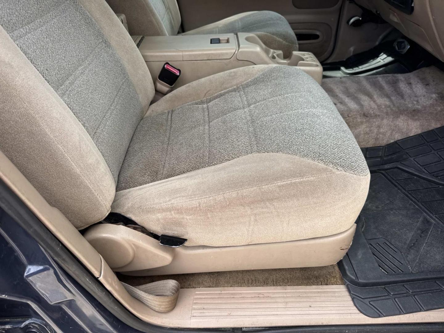 2001 Blue /Tan Ford Explorer 4dr 112 WB XLS (1FMZU62E41Z) , Automatic transmission, located at 6904 Johnston St., Lafayette, LA, 70503, (337) 988-1960, 30.143589, -92.100601 - Photo#10