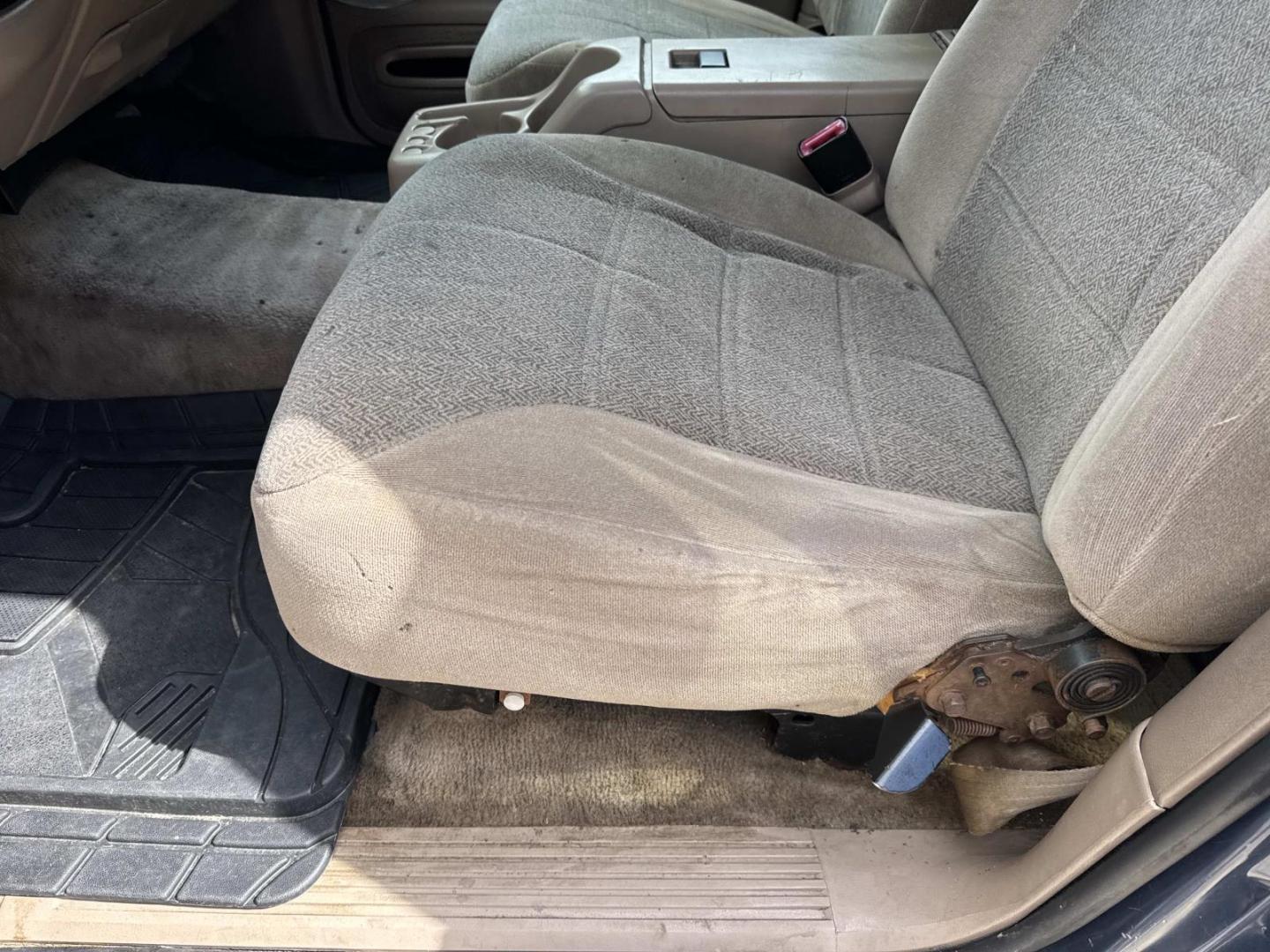 2001 Blue /Tan Ford Explorer 4dr 112 WB XLS (1FMZU62E41Z) , Automatic transmission, located at 6904 Johnston St., Lafayette, LA, 70503, (337) 988-1960, 30.143589, -92.100601 - Photo#15