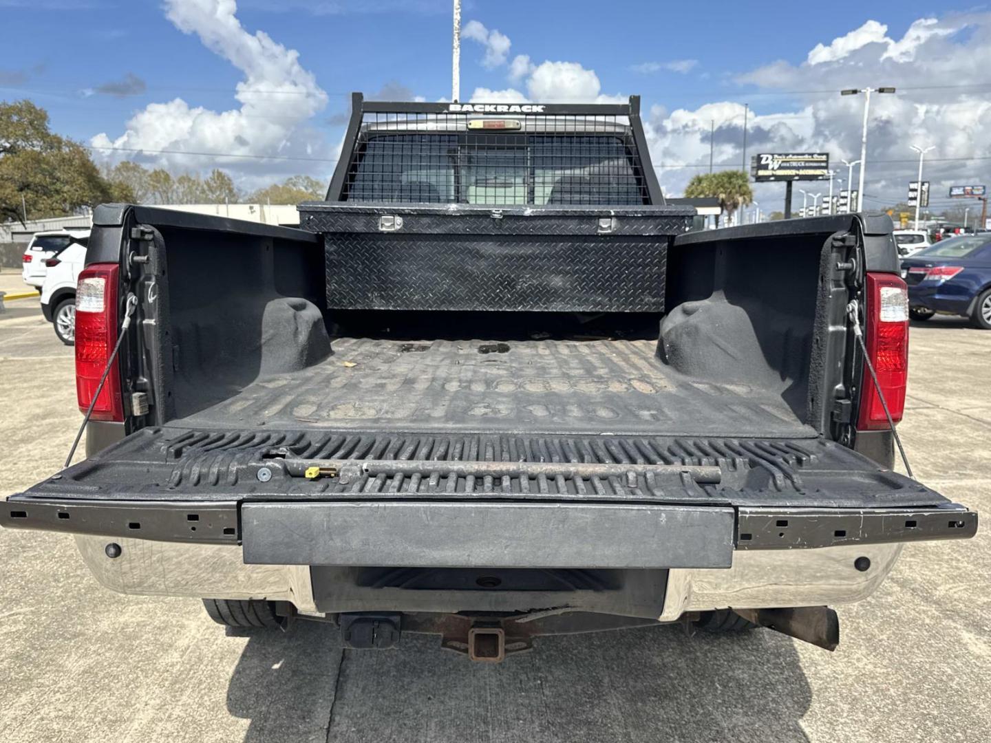 2008 Gray /Tan Ford Super Duty F-350 SRW 4WD SuperCab 142 XL (1FTWX31R98E) , Automatic transmission, located at 6904 Johnston St., Lafayette, LA, 70503, (337) 988-1960, 30.143589, -92.100601 - Drives great, Well kept. Nicely maintained. - Photo#7