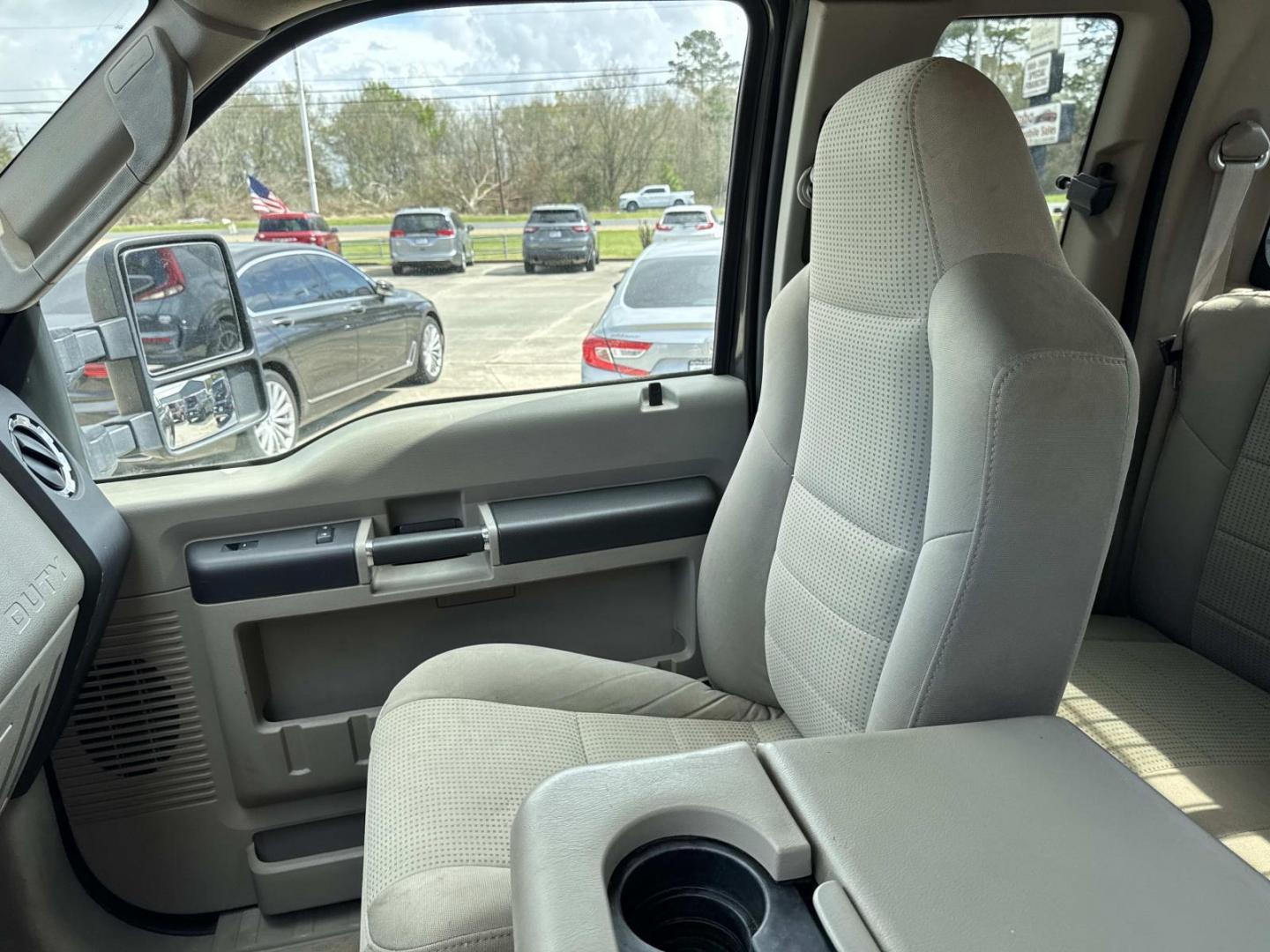 2008 Gray /Tan Ford Super Duty F-350 SRW 4WD SuperCab 142 XL (1FTWX31R98E) , Automatic transmission, located at 6904 Johnston St., Lafayette, LA, 70503, (337) 988-1960, 30.143589, -92.100601 - Drives great, Well kept. Nicely maintained. - Photo#14