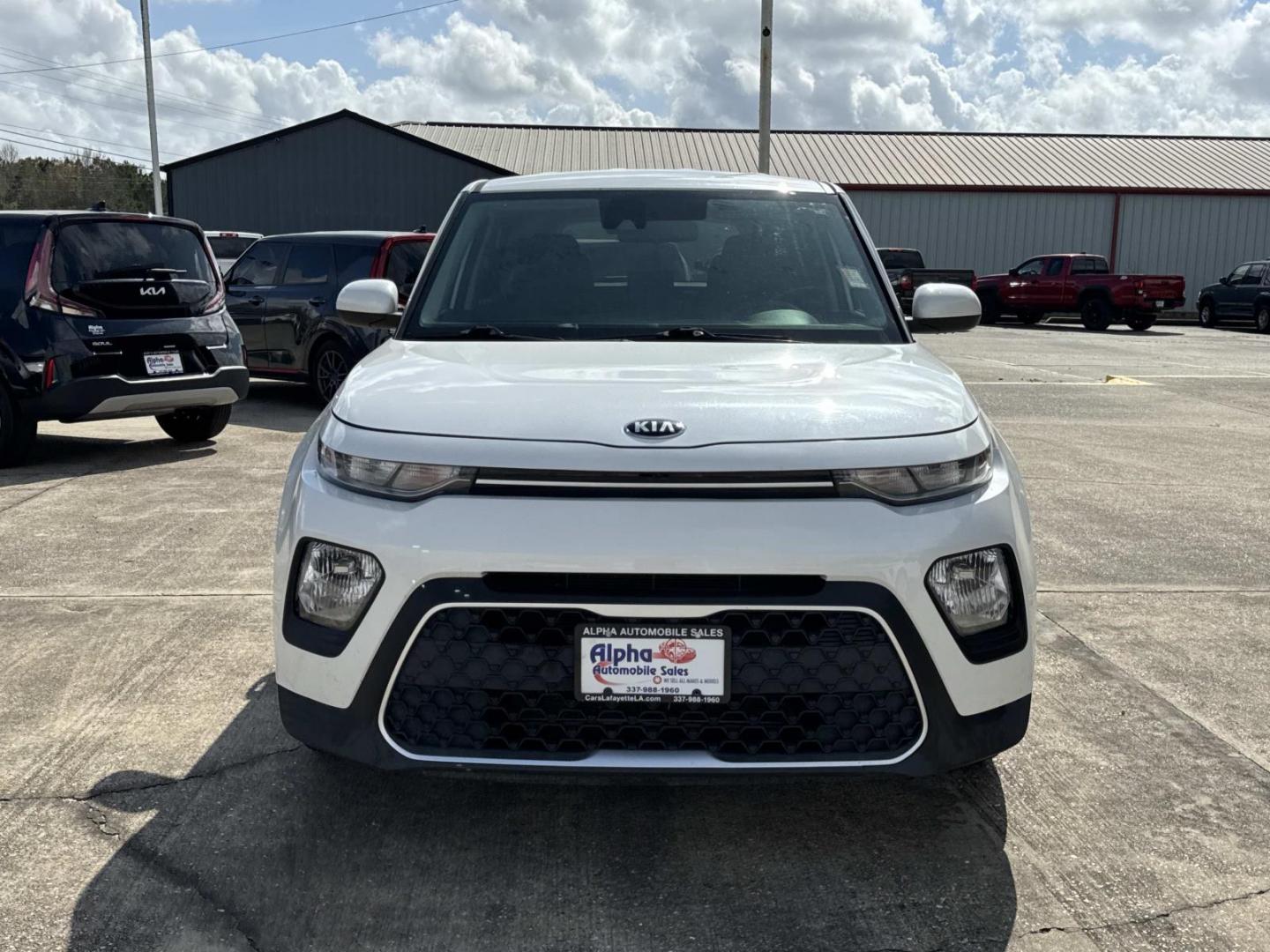 2021 White /Black/Gray Kia Soul S IVT (KNDJ23AUXM7) , Automatic transmission, located at 6904 Johnston St., Lafayette, LA, 70503, (337) 988-1960, 30.143589, -92.100601 - Photo#1