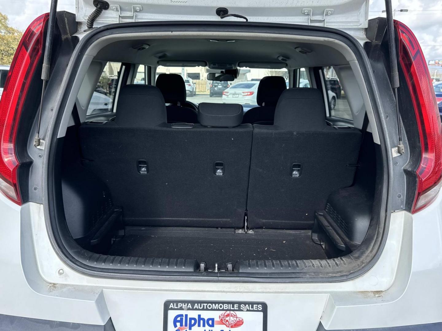 2021 White /Black/Gray Kia Soul S IVT (KNDJ23AUXM7) , Automatic transmission, located at 6904 Johnston St., Lafayette, LA, 70503, (337) 988-1960, 30.143589, -92.100601 - Photo#7