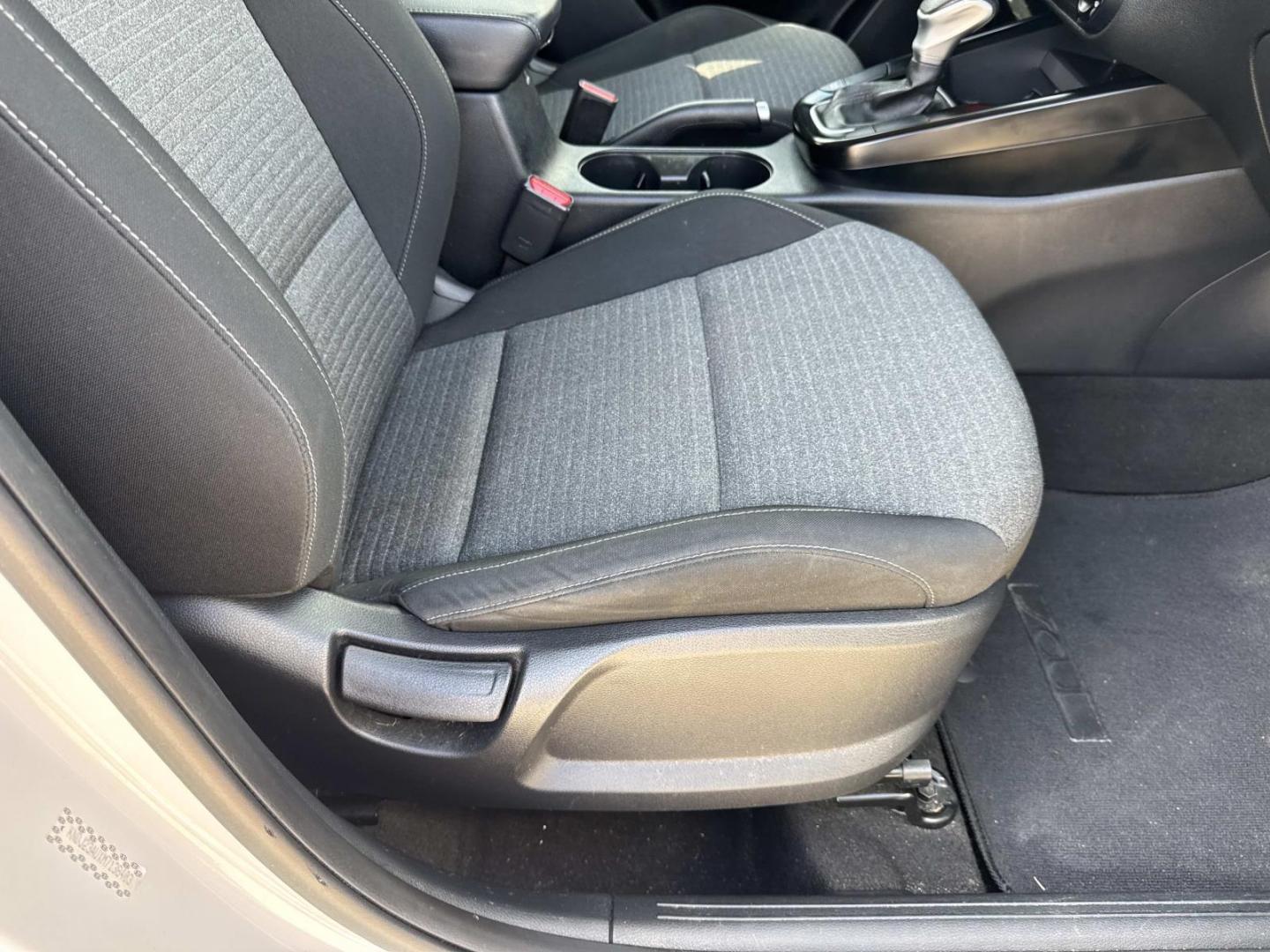 2021 White /Black/Gray Kia Soul S IVT (KNDJ23AUXM7) , Automatic transmission, located at 6904 Johnston St., Lafayette, LA, 70503, (337) 988-1960, 30.143589, -92.100601 - Photo#10