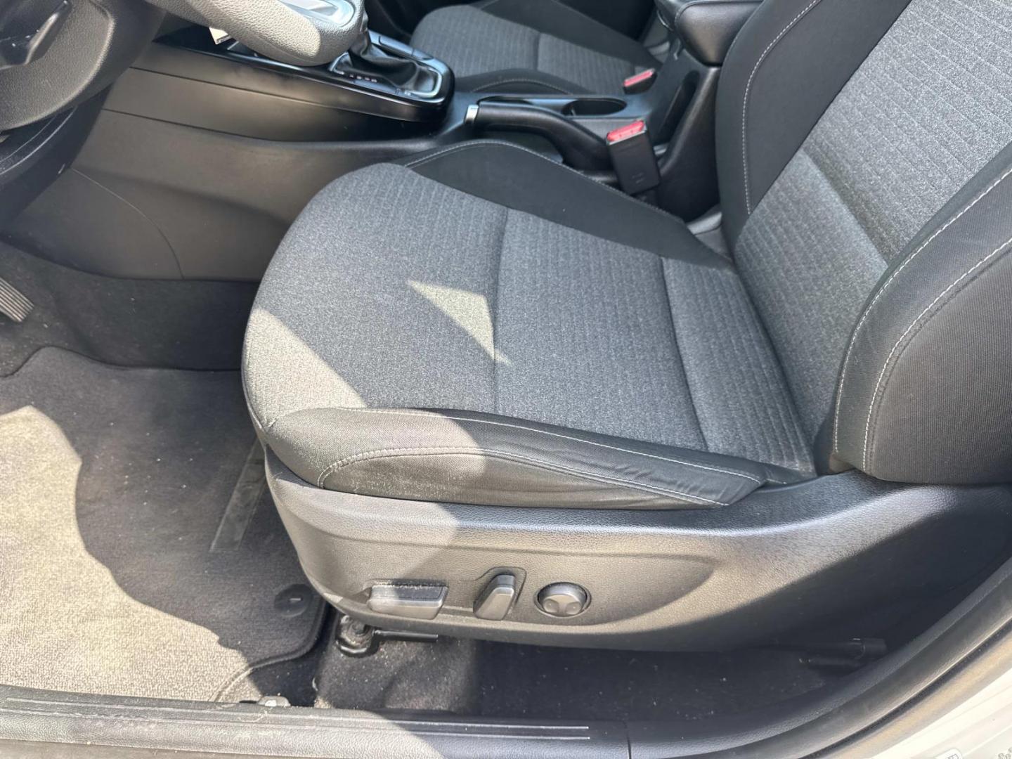 2021 White /Black/Gray Kia Soul S IVT (KNDJ23AUXM7) , Automatic transmission, located at 6904 Johnston St., Lafayette, LA, 70503, (337) 988-1960, 30.143589, -92.100601 - Photo#15