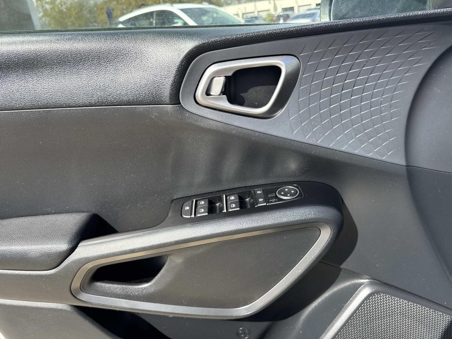 2021 White /Black/Gray Kia Soul S IVT (KNDJ23AUXM7) , Automatic transmission, located at 6904 Johnston St., Lafayette, LA, 70503, (337) 988-1960, 30.143589, -92.100601 - Photo#18