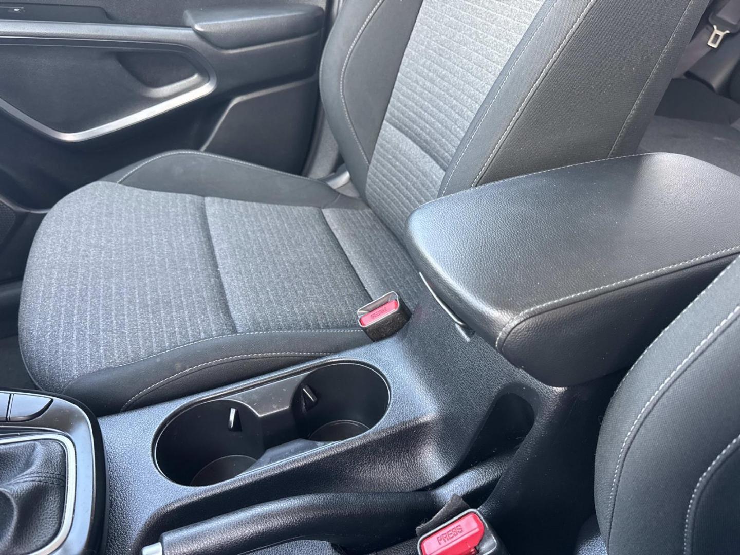 2021 White /Black/Gray Kia Soul S IVT (KNDJ23AUXM7) , Automatic transmission, located at 6904 Johnston St., Lafayette, LA, 70503, (337) 988-1960, 30.143589, -92.100601 - Photo#27