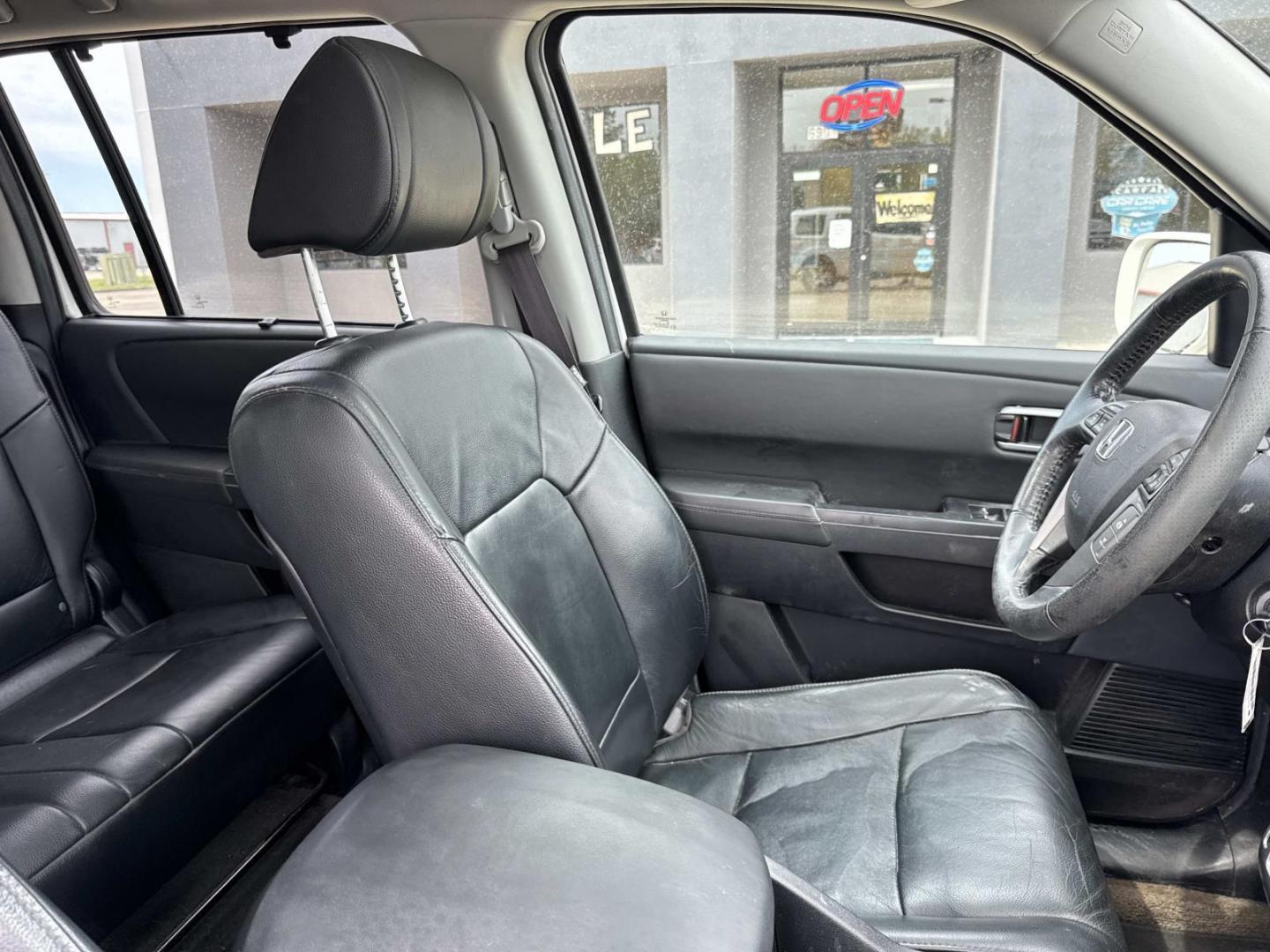 2013 White /Black Honda Pilot 2WD 4dr Touring w/RES and Navi (5FNYF3H94DB) , Automatic transmission, located at 6904 Johnston St., Lafayette, LA, 70503, (337) 988-1960, 30.143589, -92.100601 - Photo#11