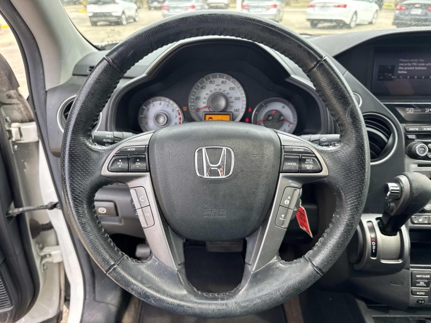 2013 White /Black Honda Pilot 2WD 4dr Touring w/RES and Navi (5FNYF3H94DB) , Automatic transmission, located at 6904 Johnston St., Lafayette, LA, 70503, (337) 988-1960, 30.143589, -92.100601 - Photo#21