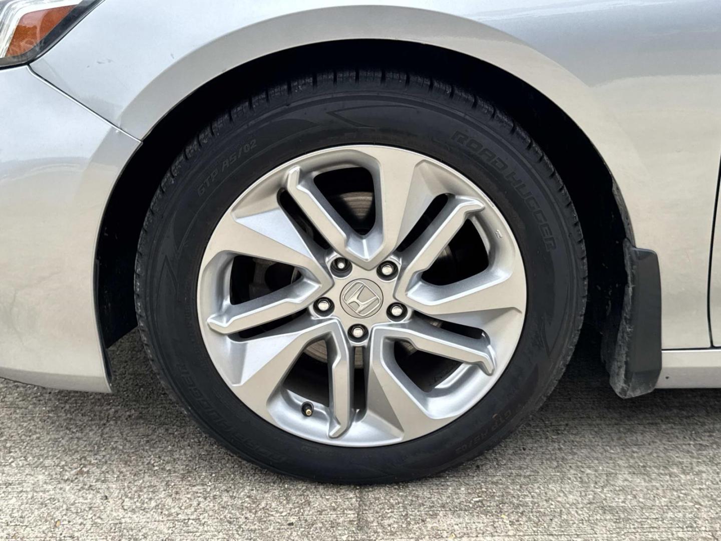 2020 Silver /Black Honda Accord Sedan LX 1.5T CVT (1HGCV1F11LA) , Automatic transmission, located at 6904 Johnston St., Lafayette, LA, 70503, (337) 988-1960, 30.143589, -92.100601 - Photo#3