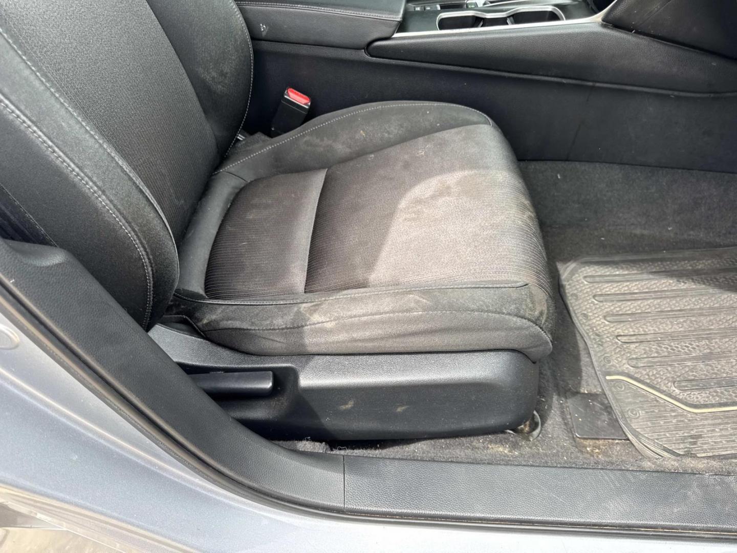 2020 Silver /Black Honda Accord Sedan LX 1.5T CVT (1HGCV1F11LA) , Automatic transmission, located at 6904 Johnston St., Lafayette, LA, 70503, (337) 988-1960, 30.143589, -92.100601 - Photo#10