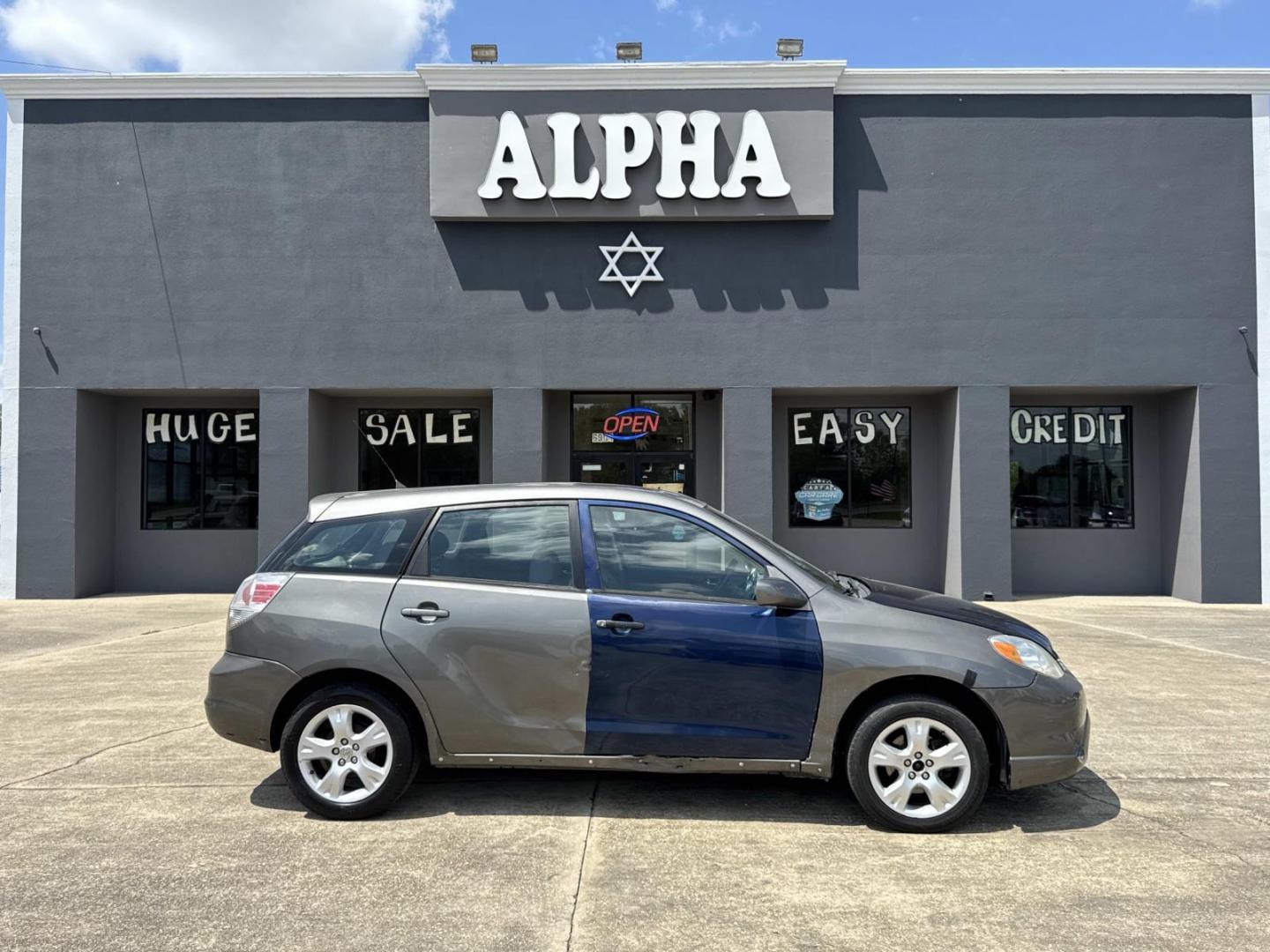 2007 Gray /Stone Toyota Matrix 5dr Wgn Auto STD (Natl) (2T1KR32E27C) , Automatic transmission, located at 6904 Johnston St., Lafayette, LA, 70503, (337) 988-1960, 30.143589, -92.100601 - Photo#0