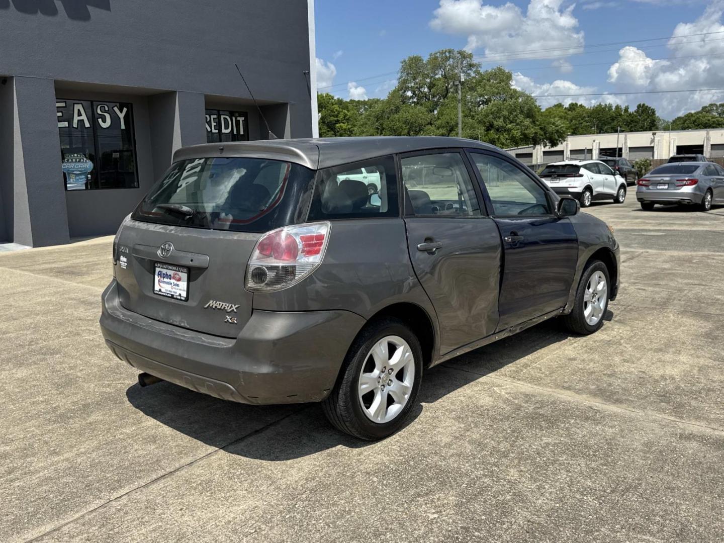 2007 Gray /Stone Toyota Matrix 5dr Wgn Auto STD (Natl) (2T1KR32E27C) , Automatic transmission, located at 6904 Johnston St., Lafayette, LA, 70503, (337) 988-1960, 30.143589, -92.100601 - Photo#6