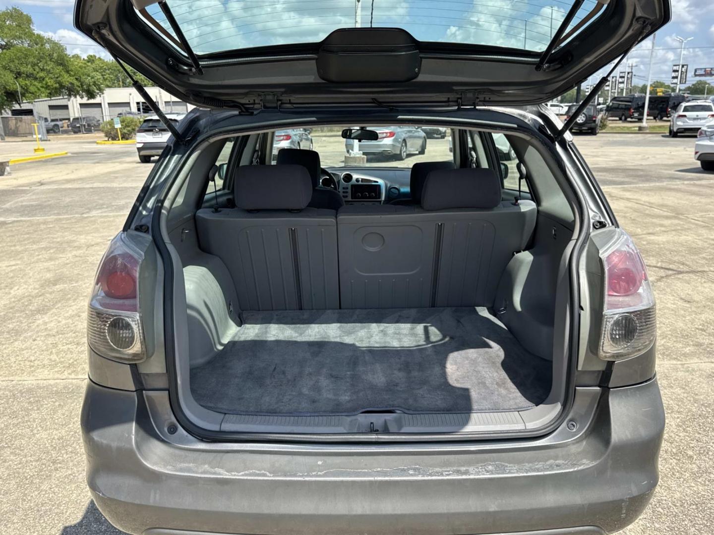 2007 Gray /Stone Toyota Matrix 5dr Wgn Auto STD (Natl) (2T1KR32E27C) , Automatic transmission, located at 6904 Johnston St., Lafayette, LA, 70503, (337) 988-1960, 30.143589, -92.100601 - Photo#7