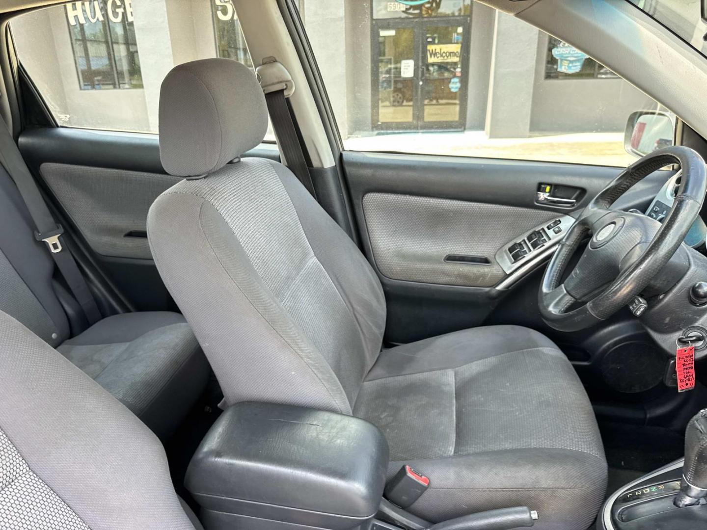 2007 Gray /Stone Toyota Matrix 5dr Wgn Auto STD (Natl) (2T1KR32E27C) , Automatic transmission, located at 6904 Johnston St., Lafayette, LA, 70503, (337) 988-1960, 30.143589, -92.100601 - Photo#9